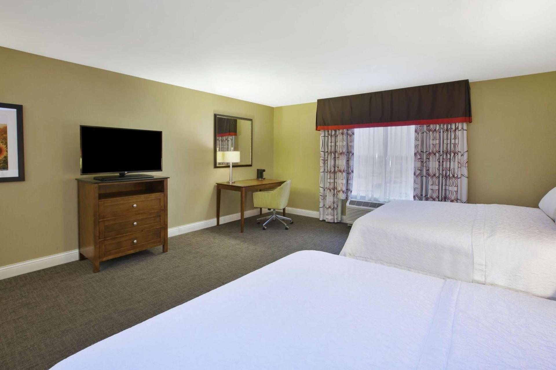 Hampton Inn & Suites Wichita-Northeast photo 12