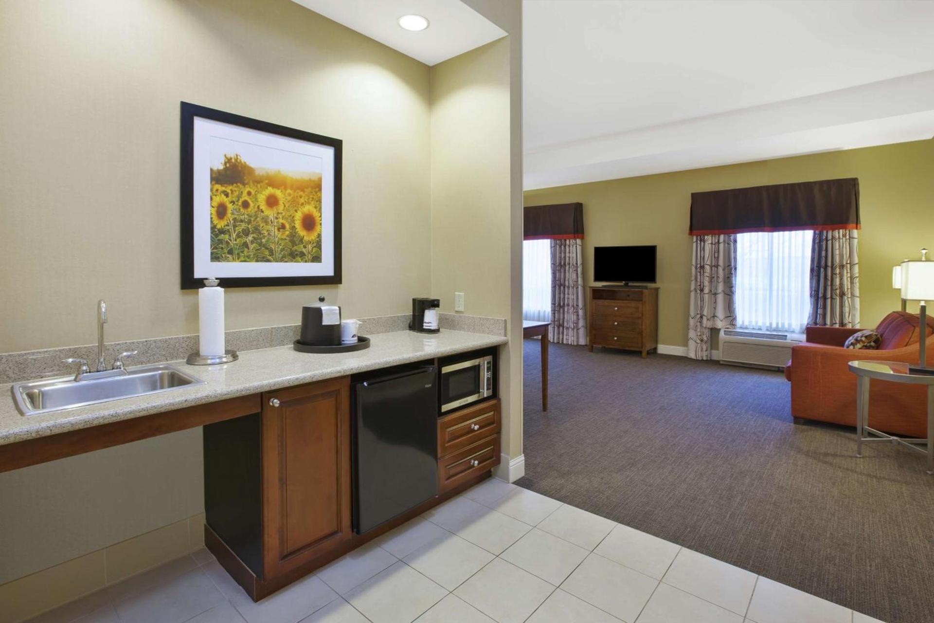 Hampton Inn & Suites Wichita-Northeast photo 19