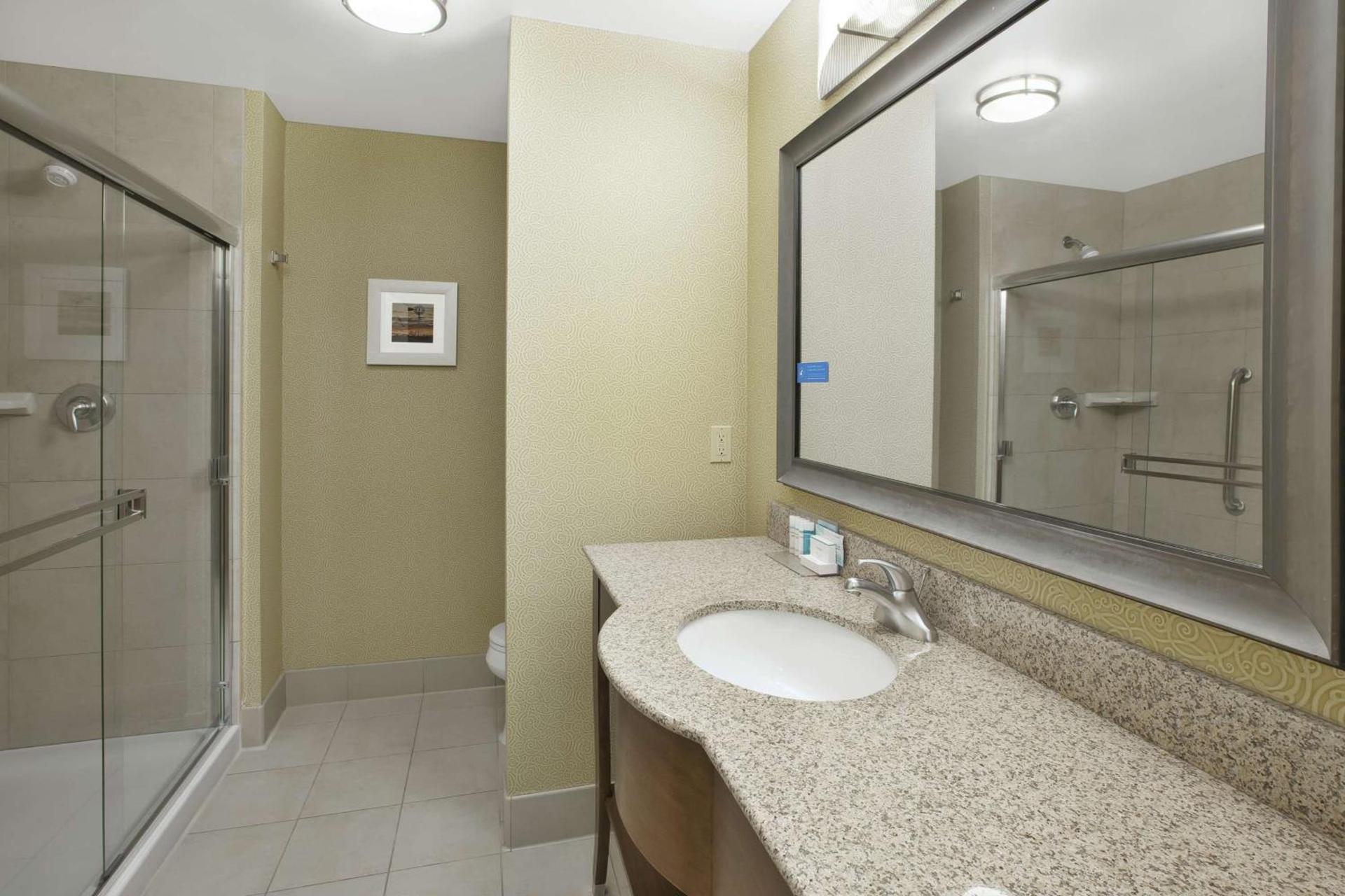 Hampton Inn & Suites Wichita-Northeast photo 22