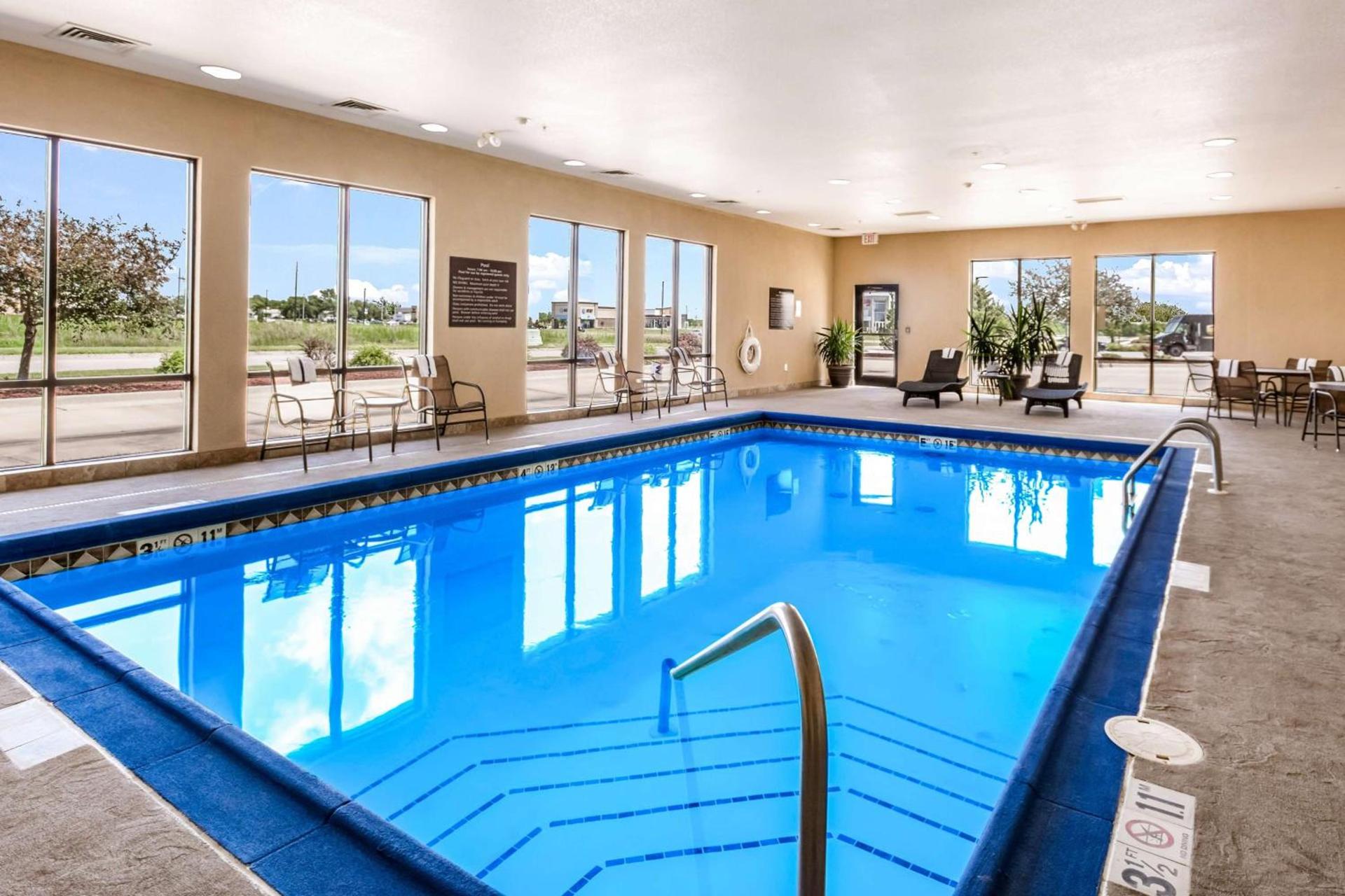 Hampton Inn Derby-Wichita Southeast photo 12