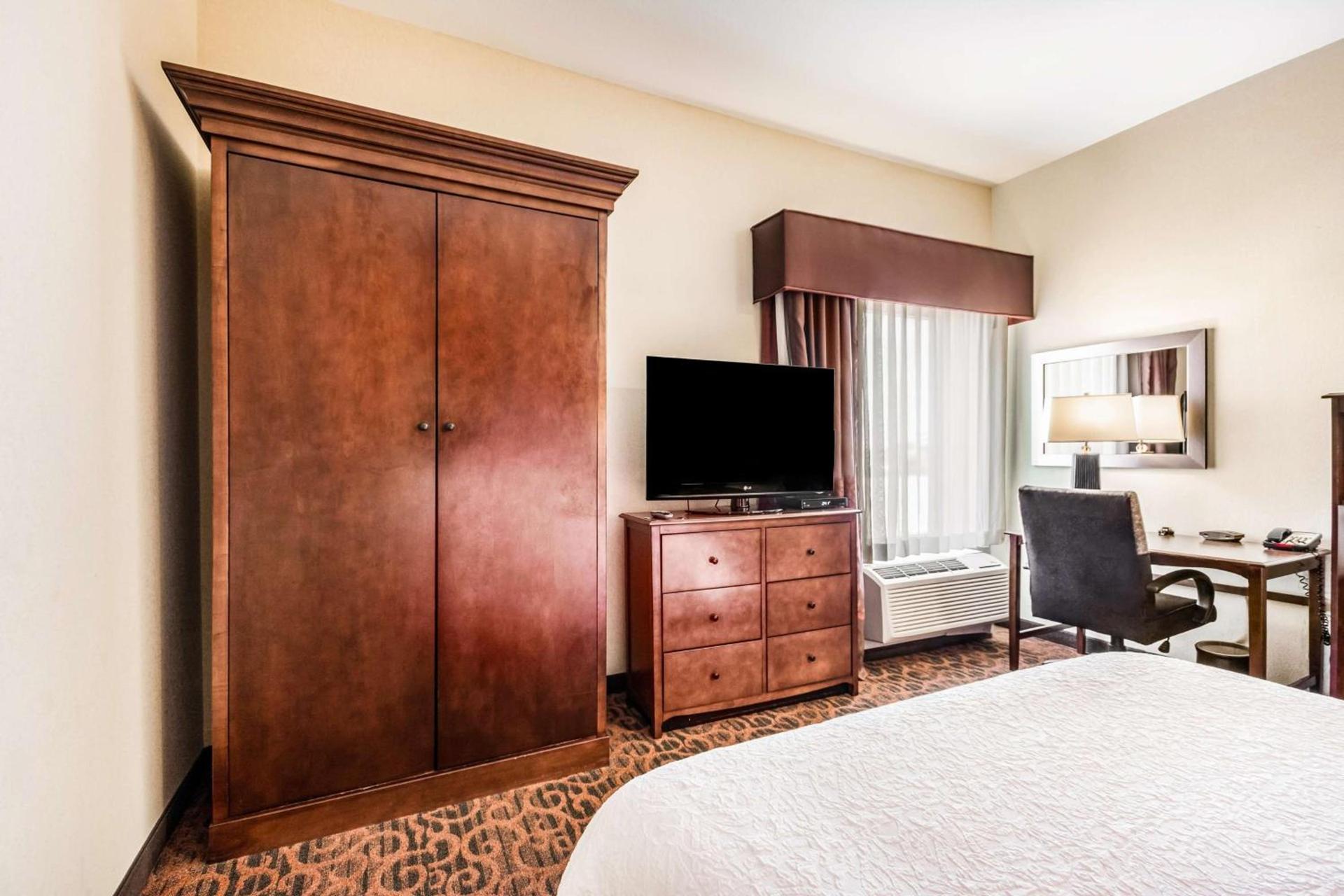 Hampton Inn Derby-Wichita Southeast photo 17