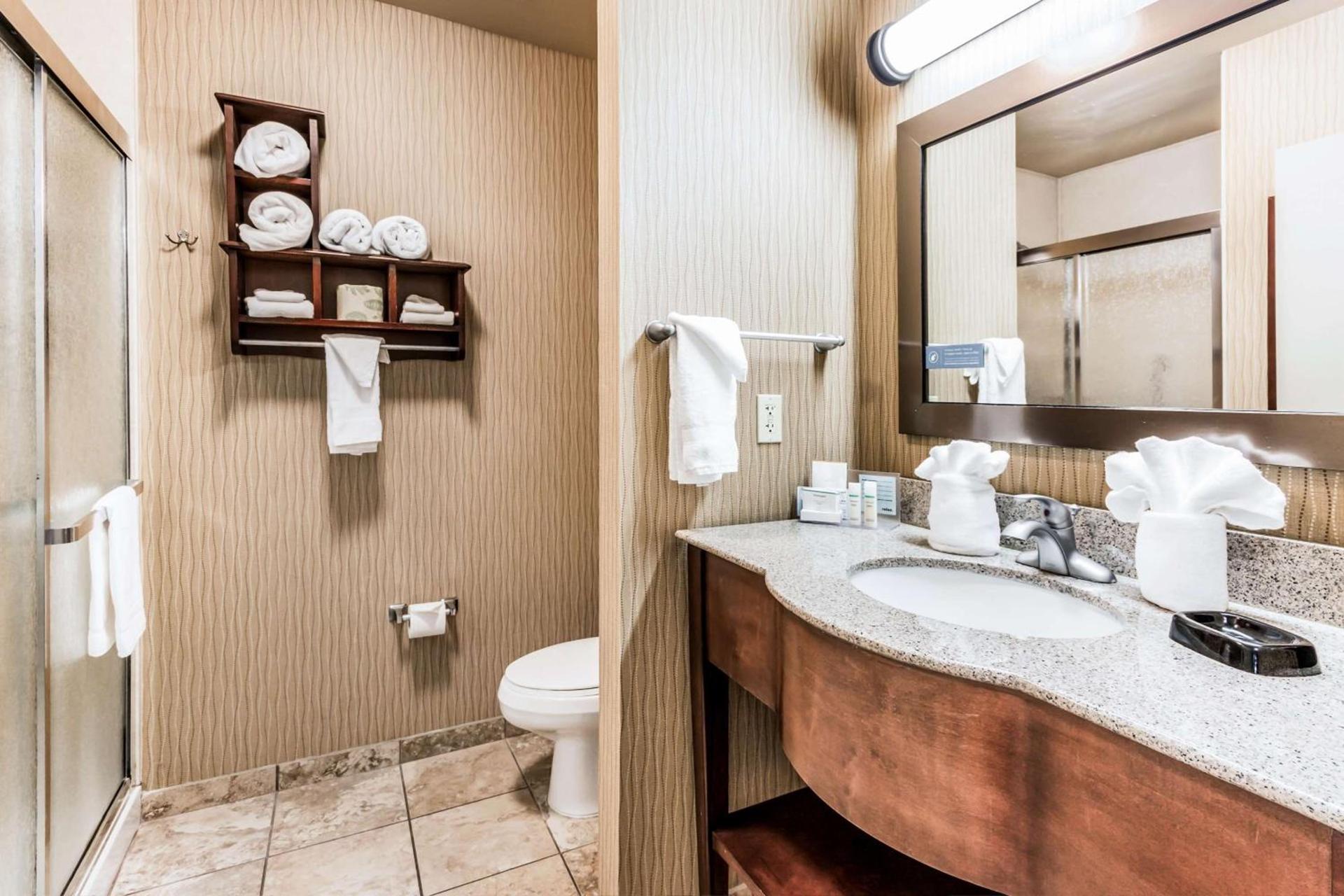 Hampton Inn Derby-Wichita Southeast photo 18