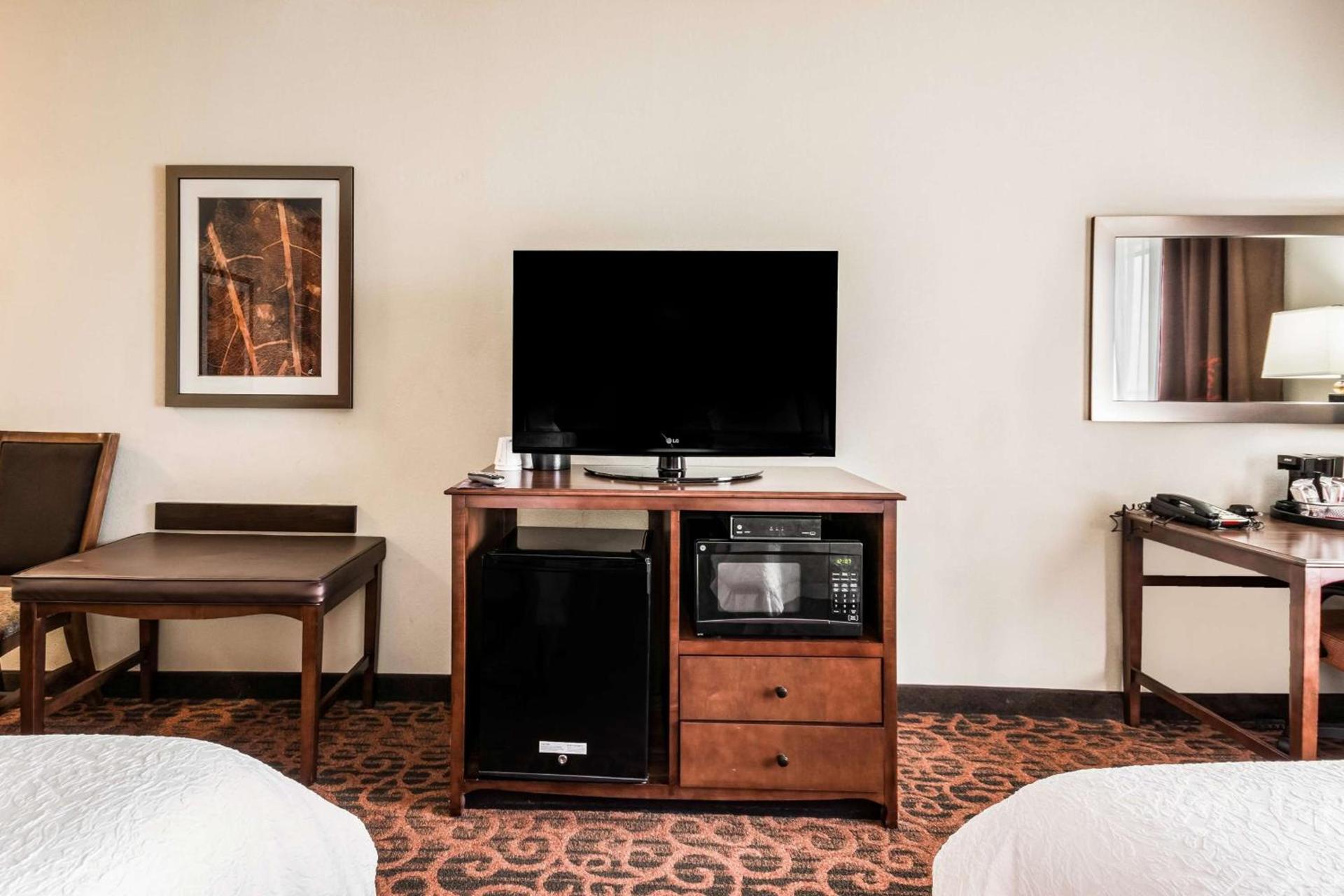 Hampton Inn Derby-Wichita Southeast photo 22
