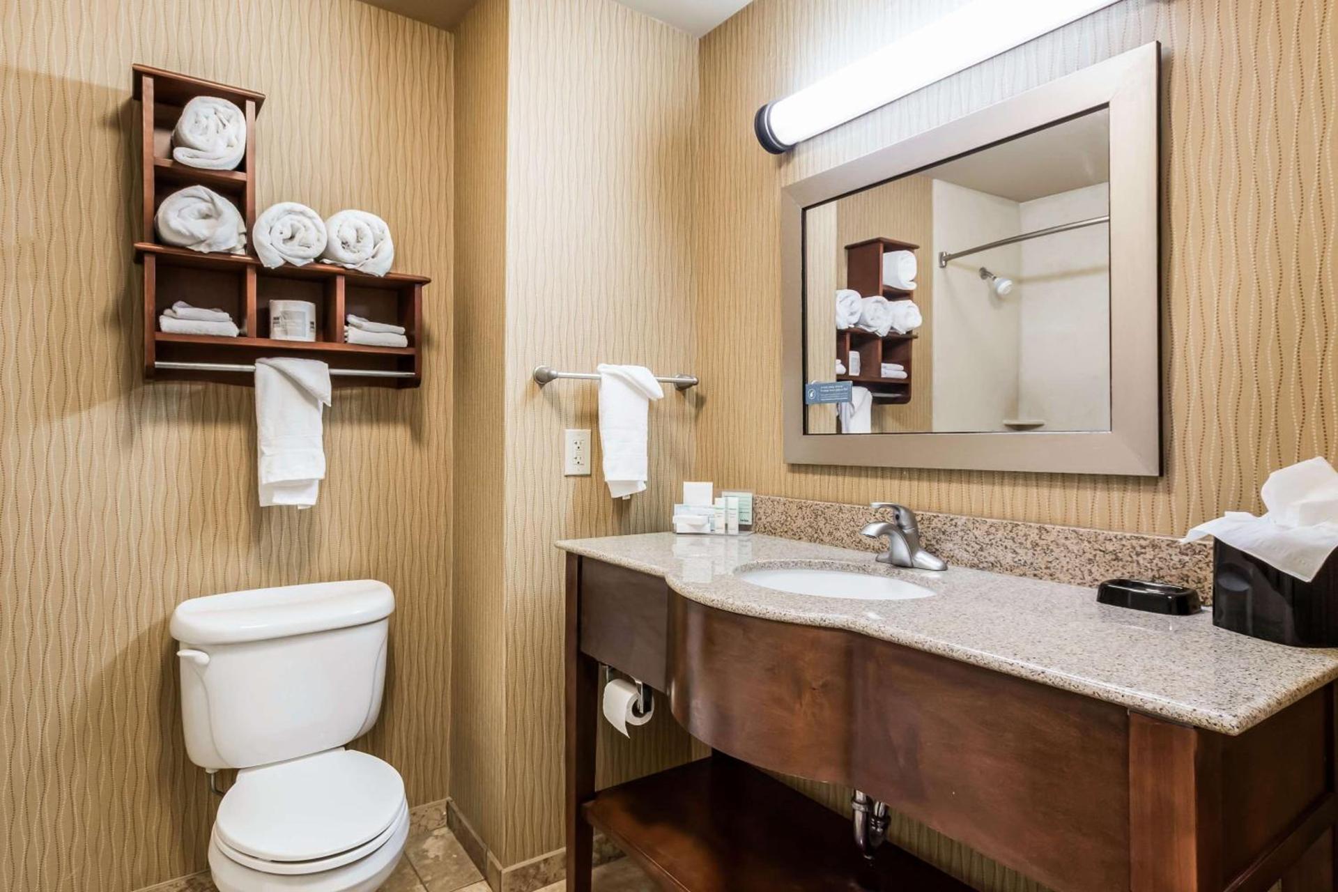 Hampton Inn Derby-Wichita Southeast photo 23