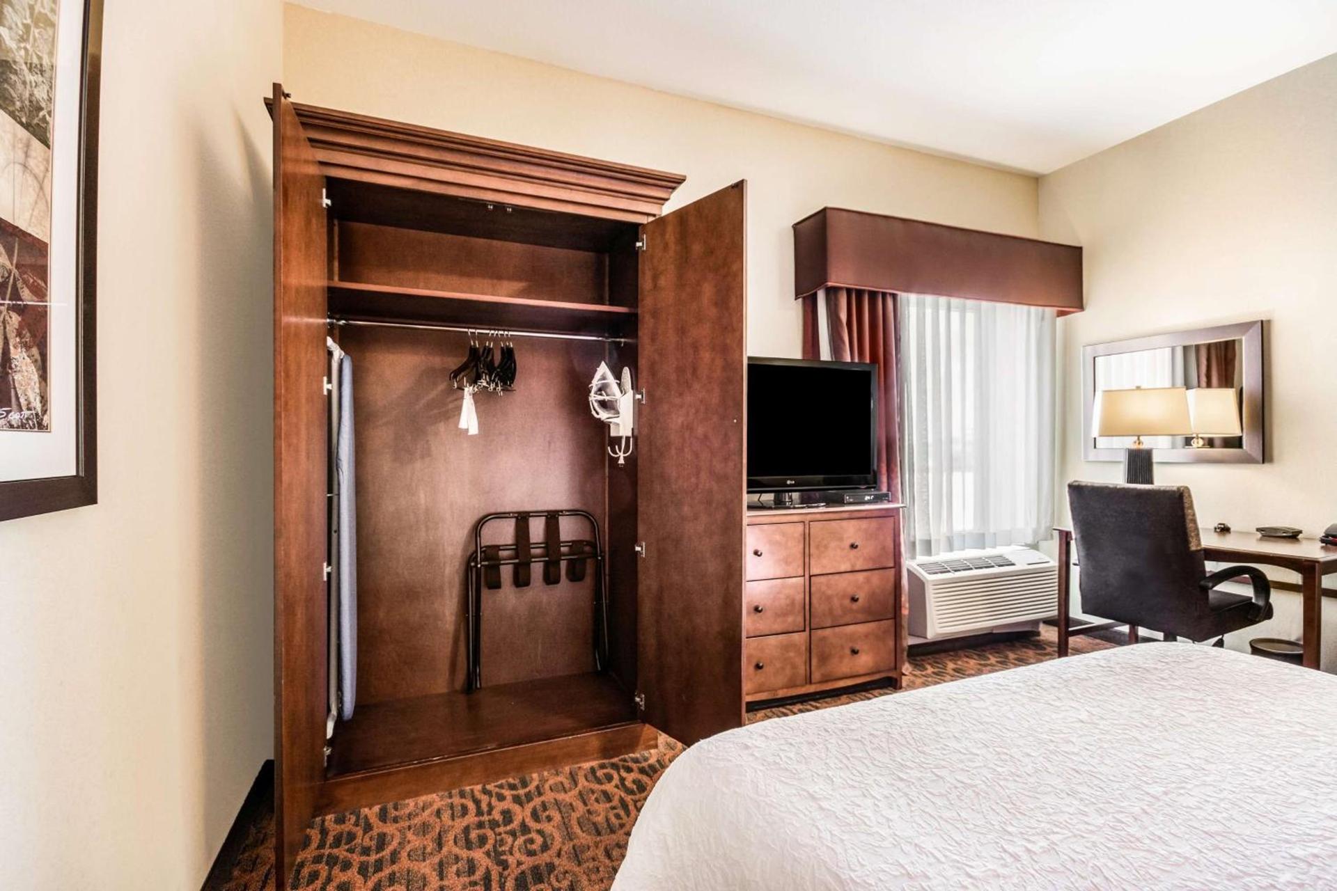 Hampton Inn Derby-Wichita Southeast photo 29