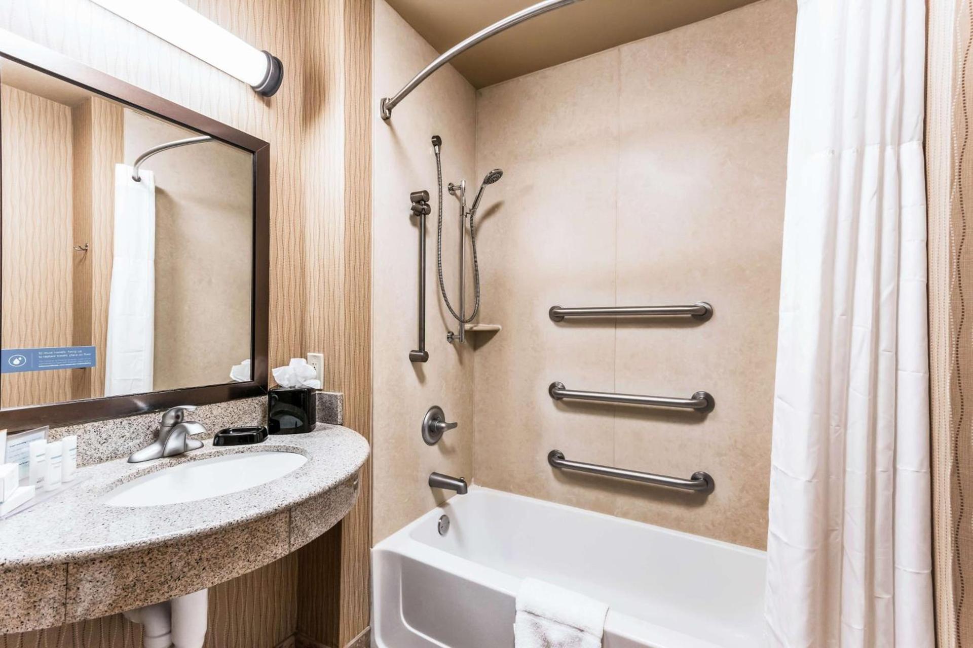 Hampton Inn Derby-Wichita Southeast photo 34