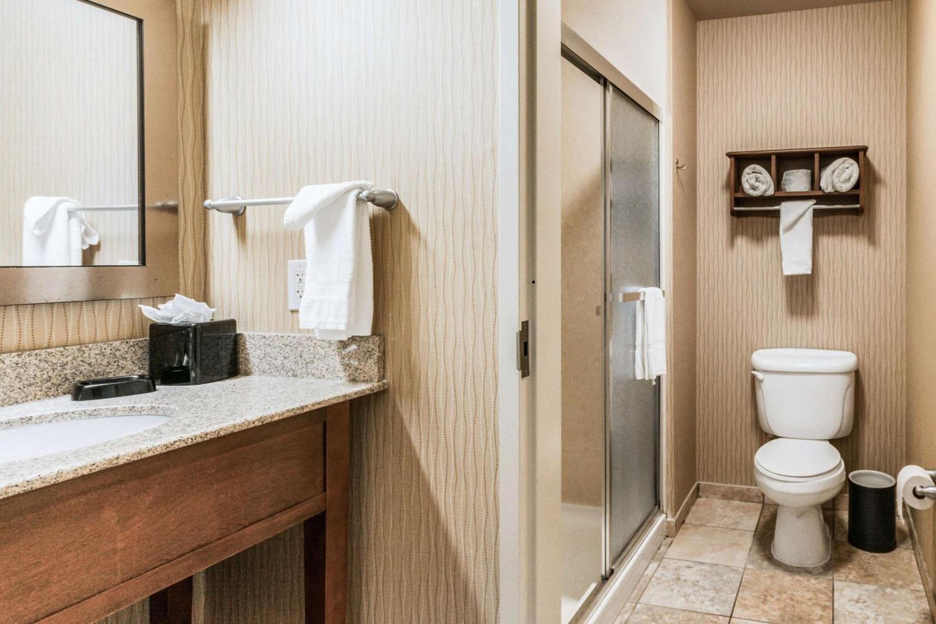 Hampton Inn Derby-Wichita Southeast photo 38