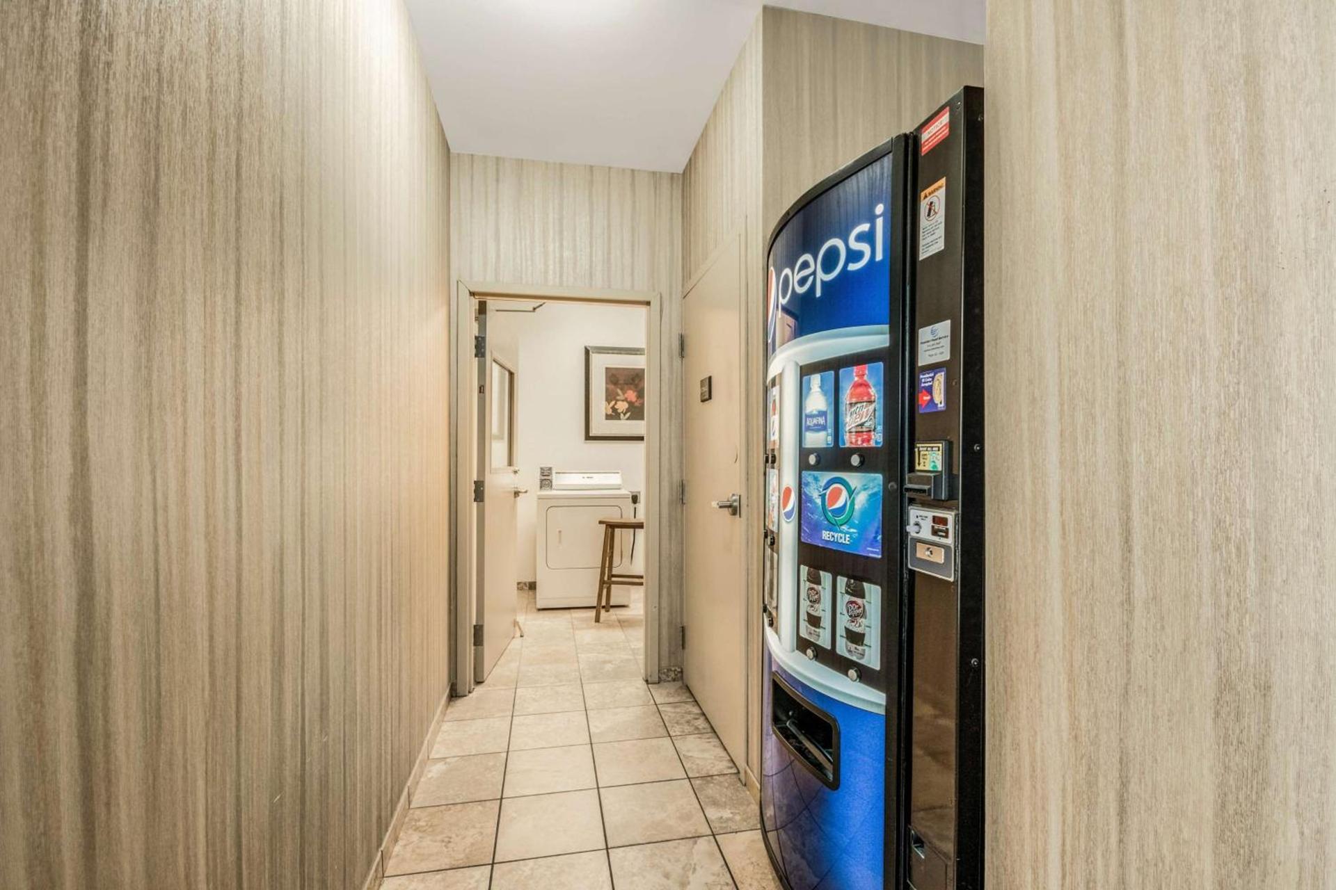Hampton Inn Derby-Wichita Southeast photo 49