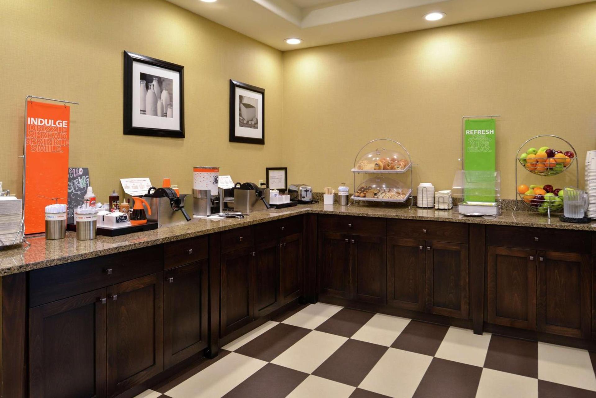 Hampton Inn Idaho Falls / Airport photo 14