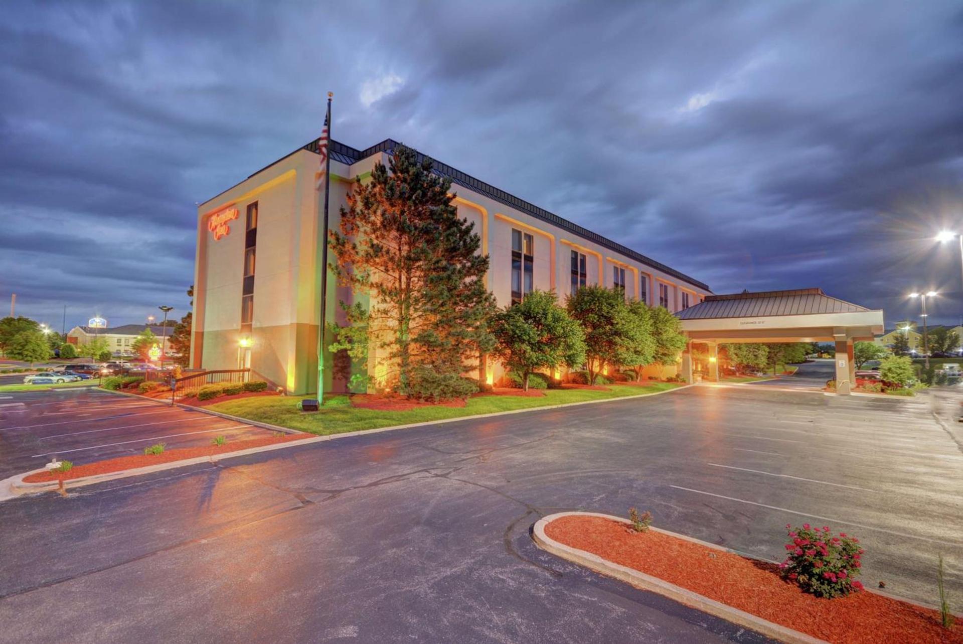 Hampton Inn by Hilton Indianapolis-South photo 2