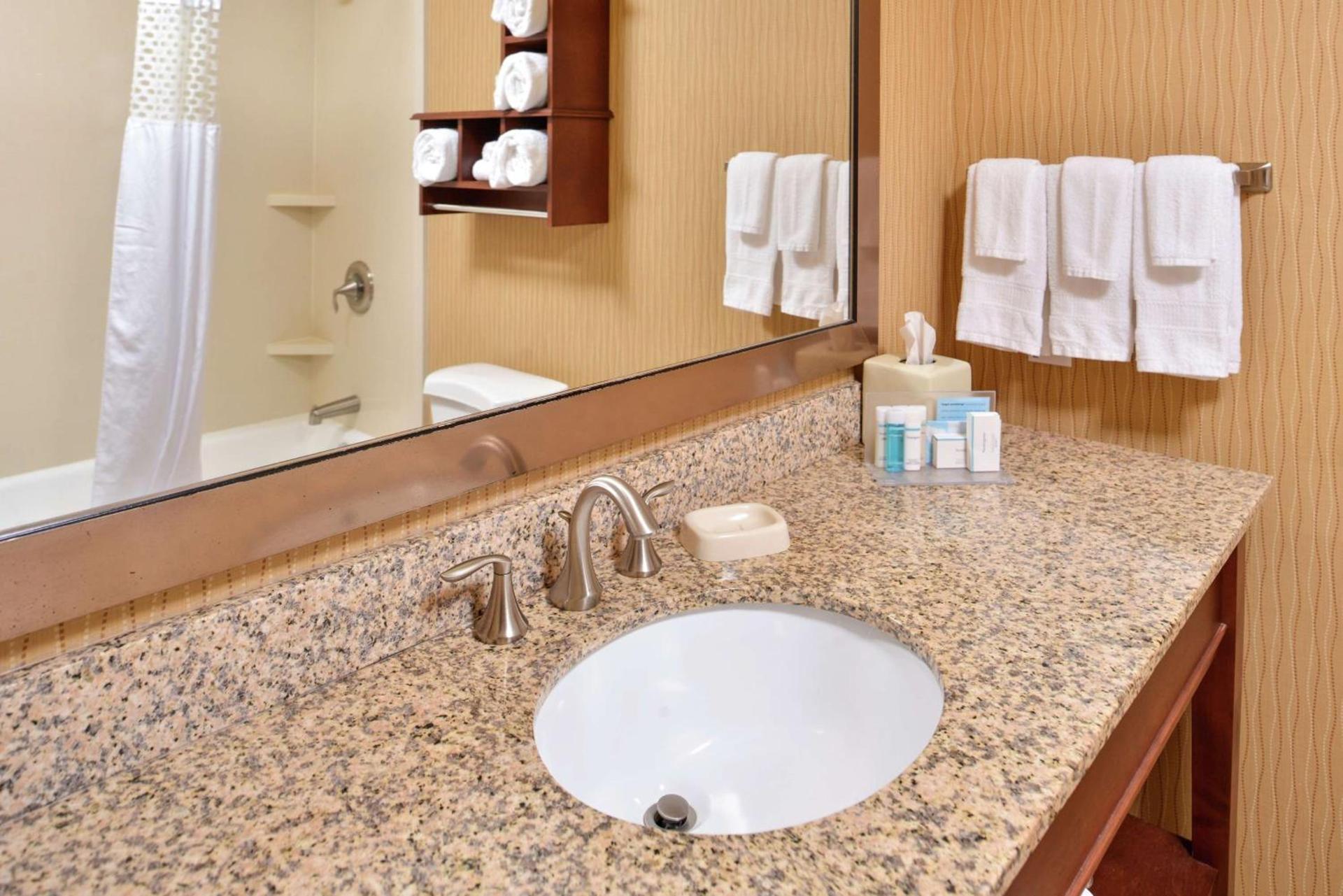 Hampton Inn Idaho Falls / Airport photo 36