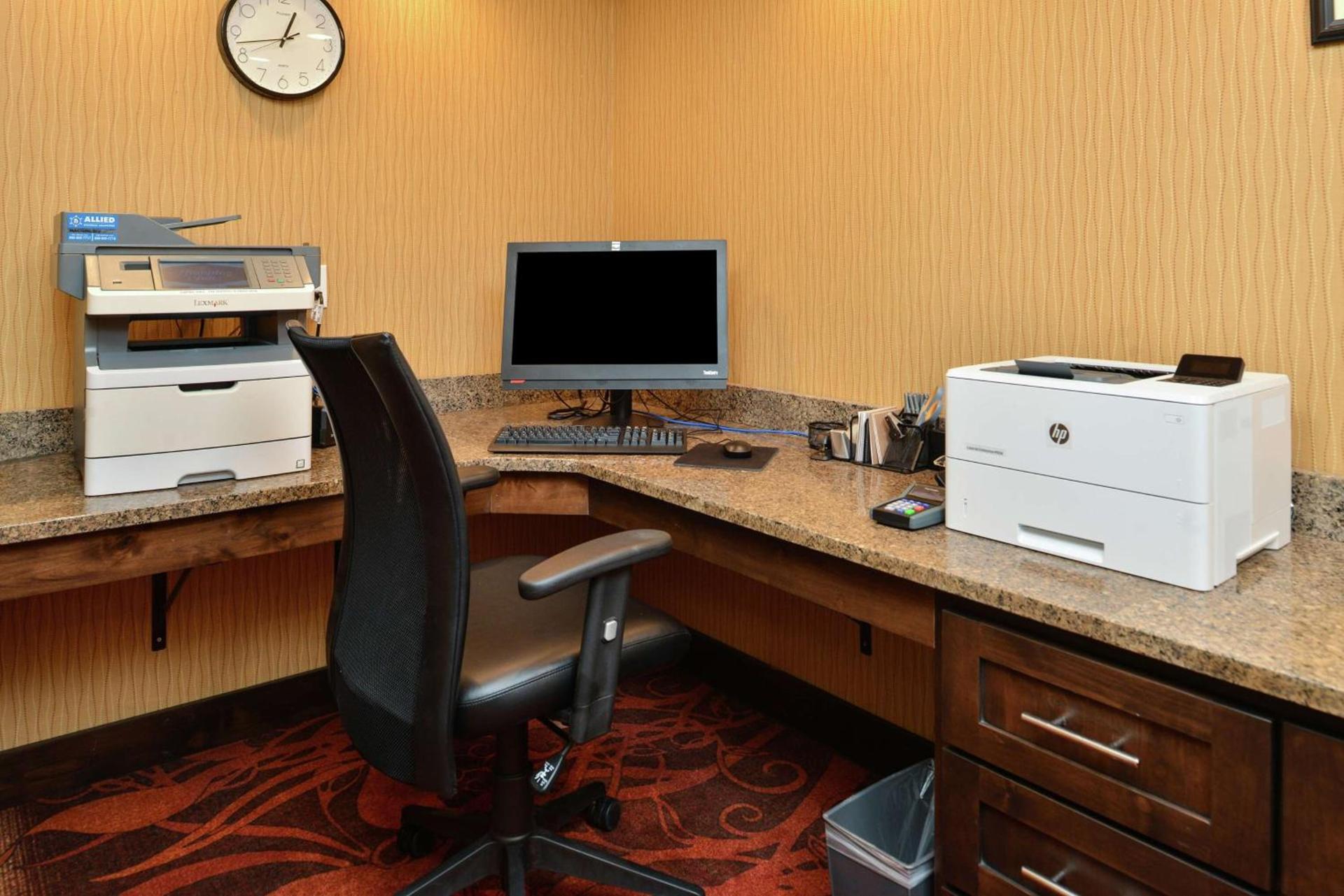 Hampton Inn Idaho Falls / Airport photo 49