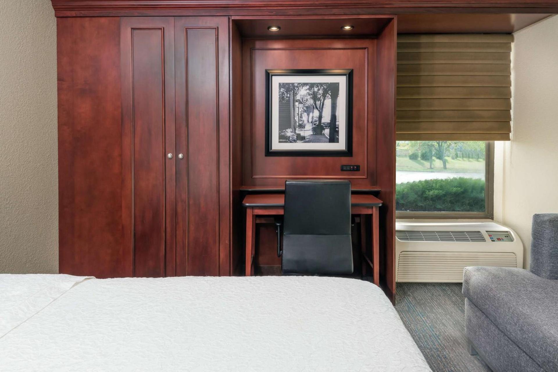 Hampton Inn by Hilton Indianapolis-South photo 14