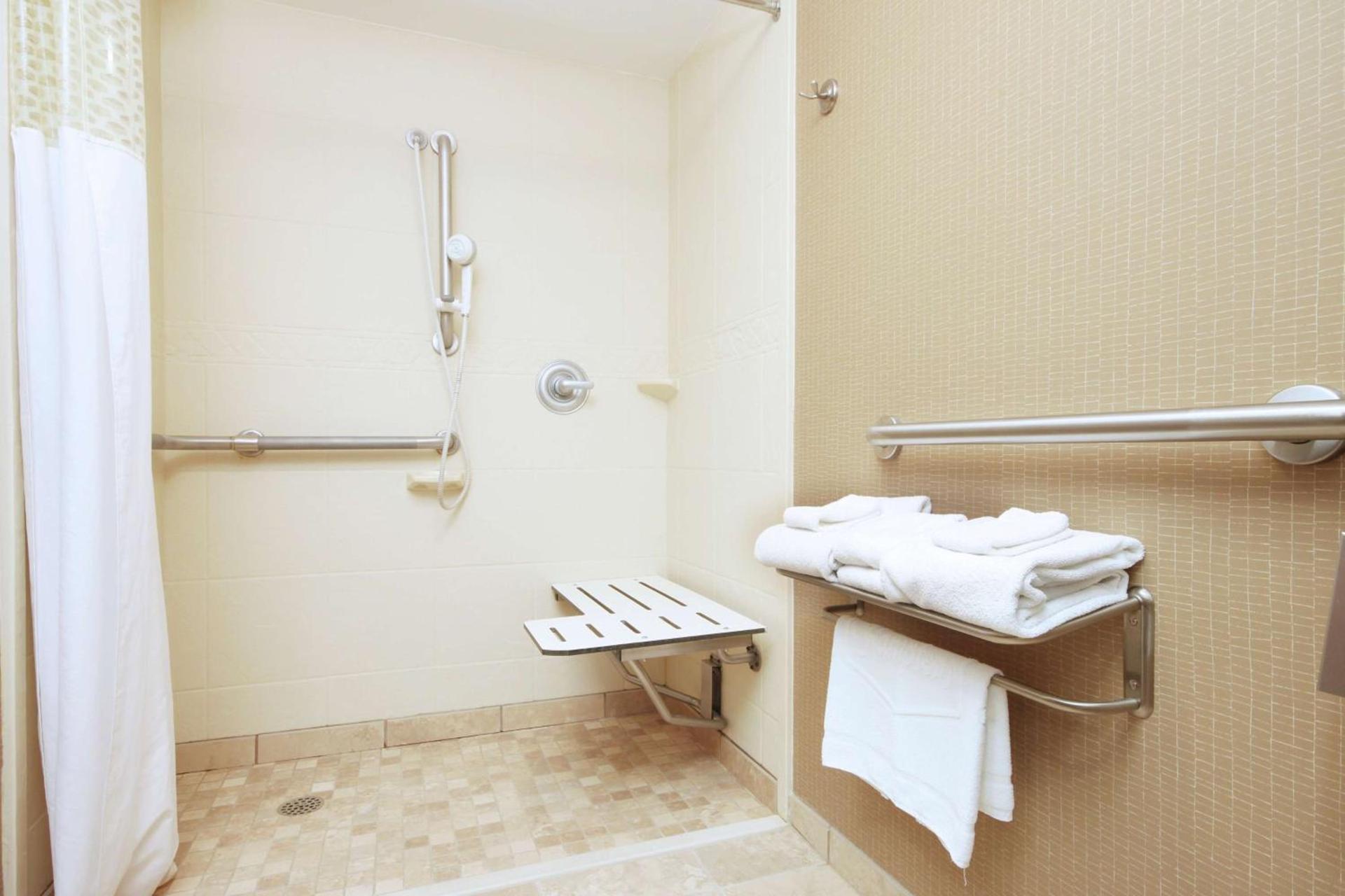 Hampton Inn by Hilton Indianapolis-South photo 15