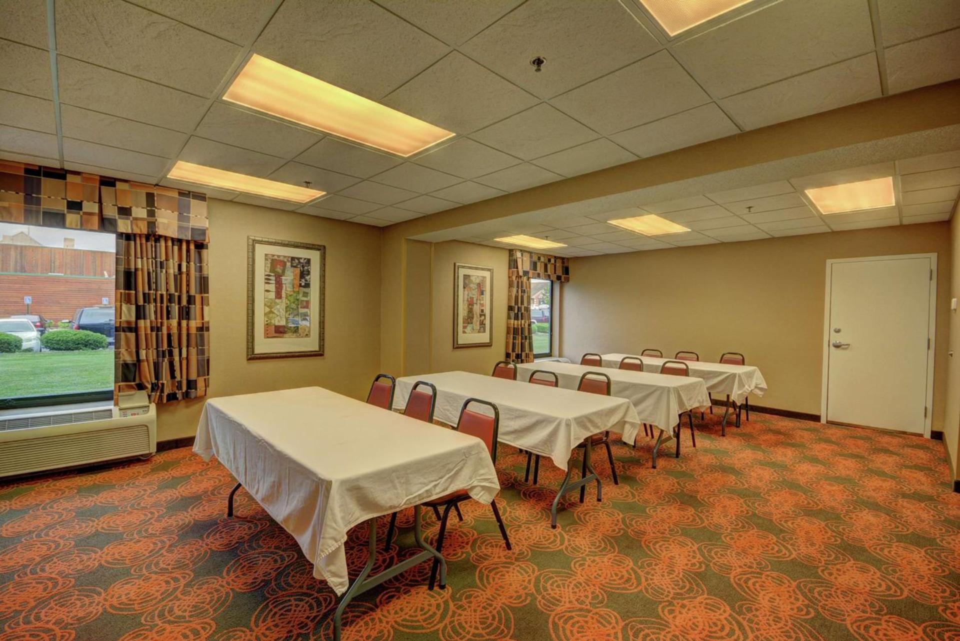 Hampton Inn by Hilton Indianapolis-South photo 22