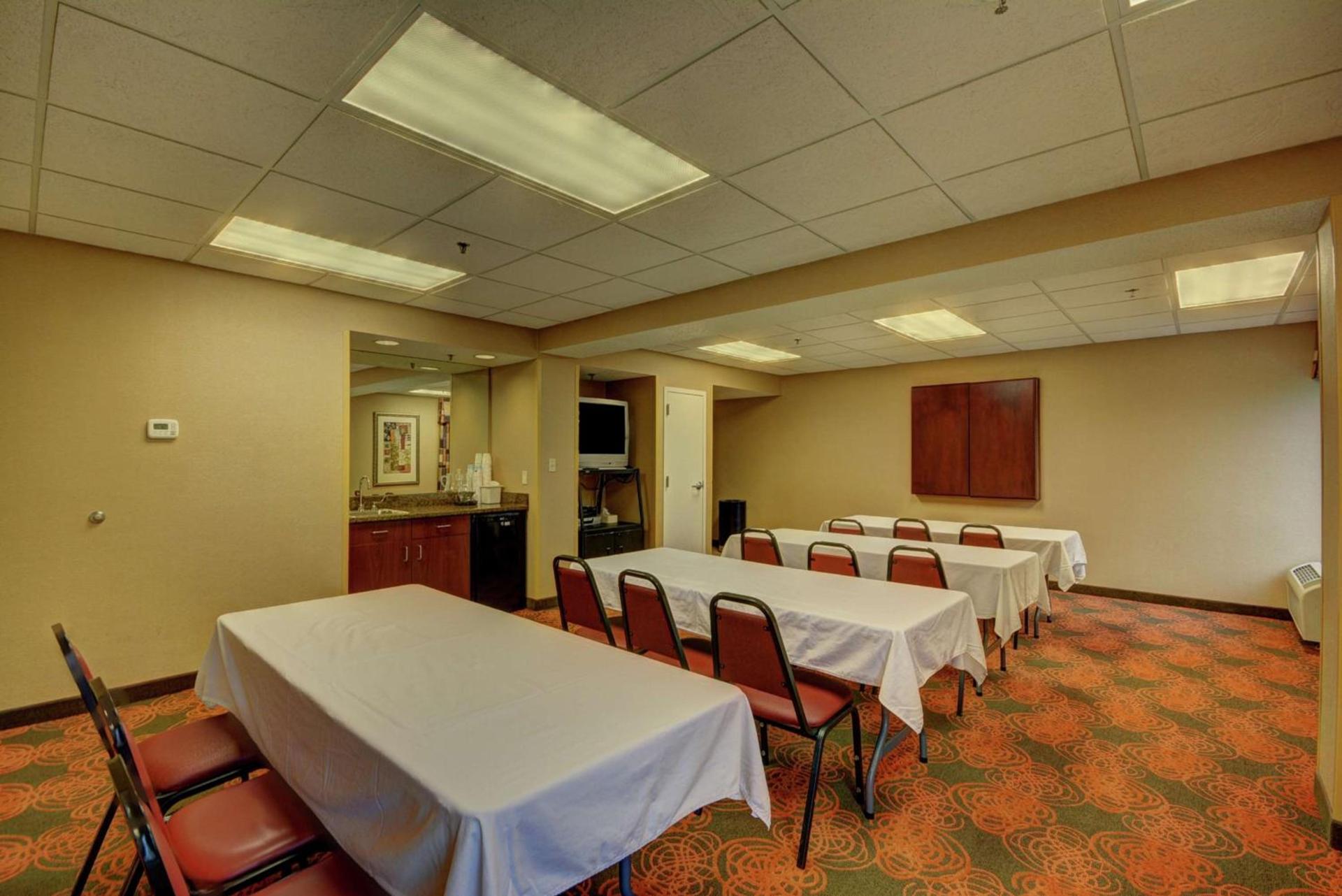 Hampton Inn by Hilton Indianapolis-South photo 23