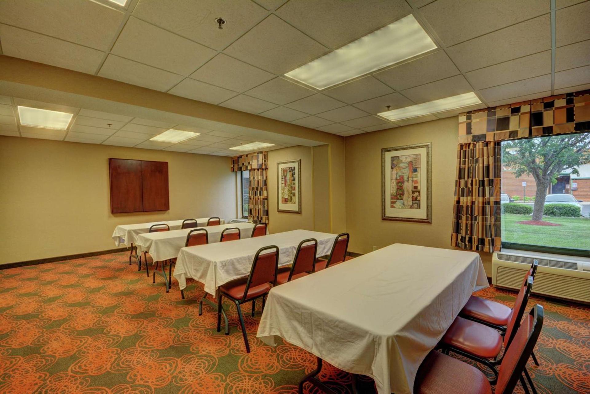 Hampton Inn by Hilton Indianapolis-South photo 24