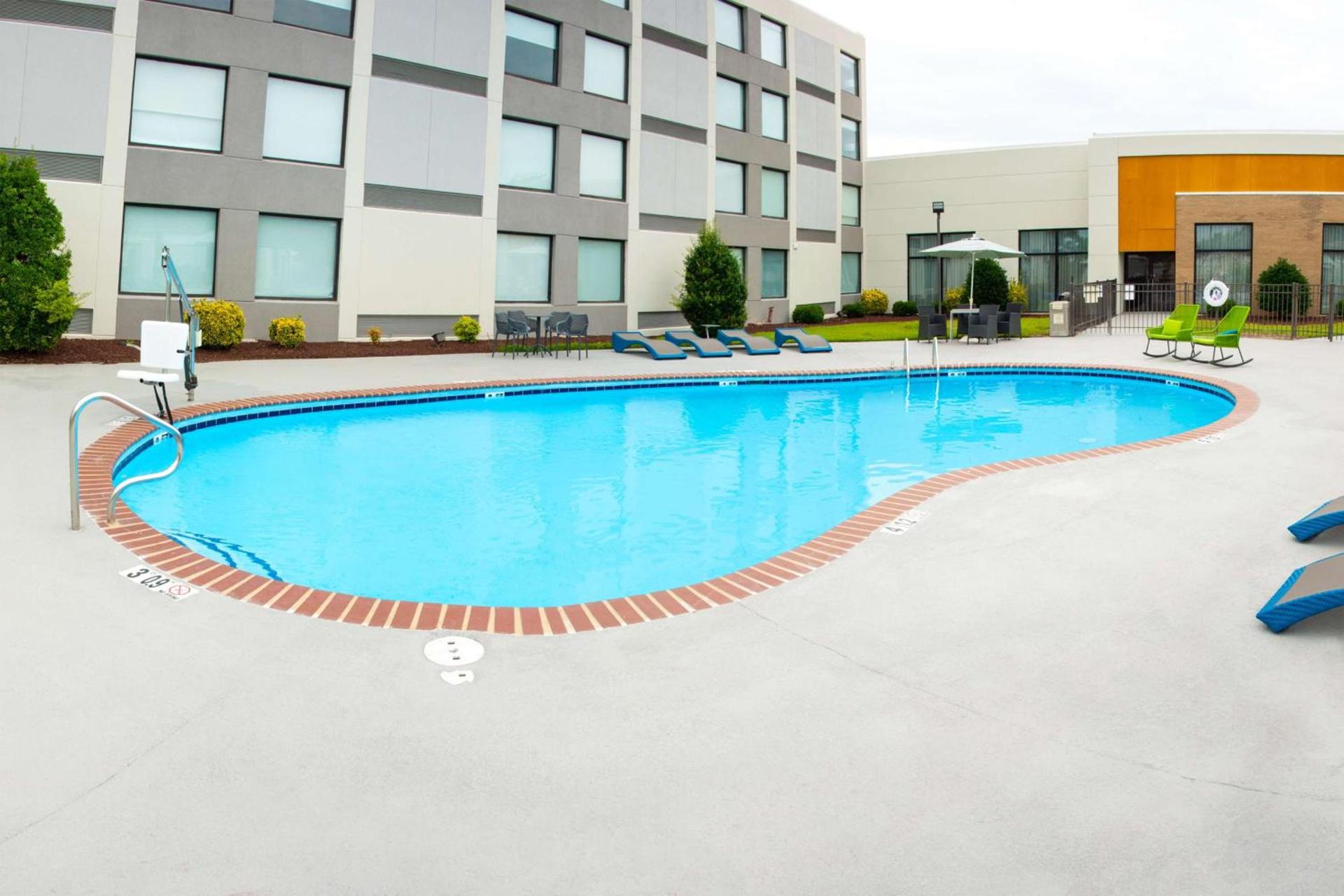 Hampton Inn Kinston photo 9