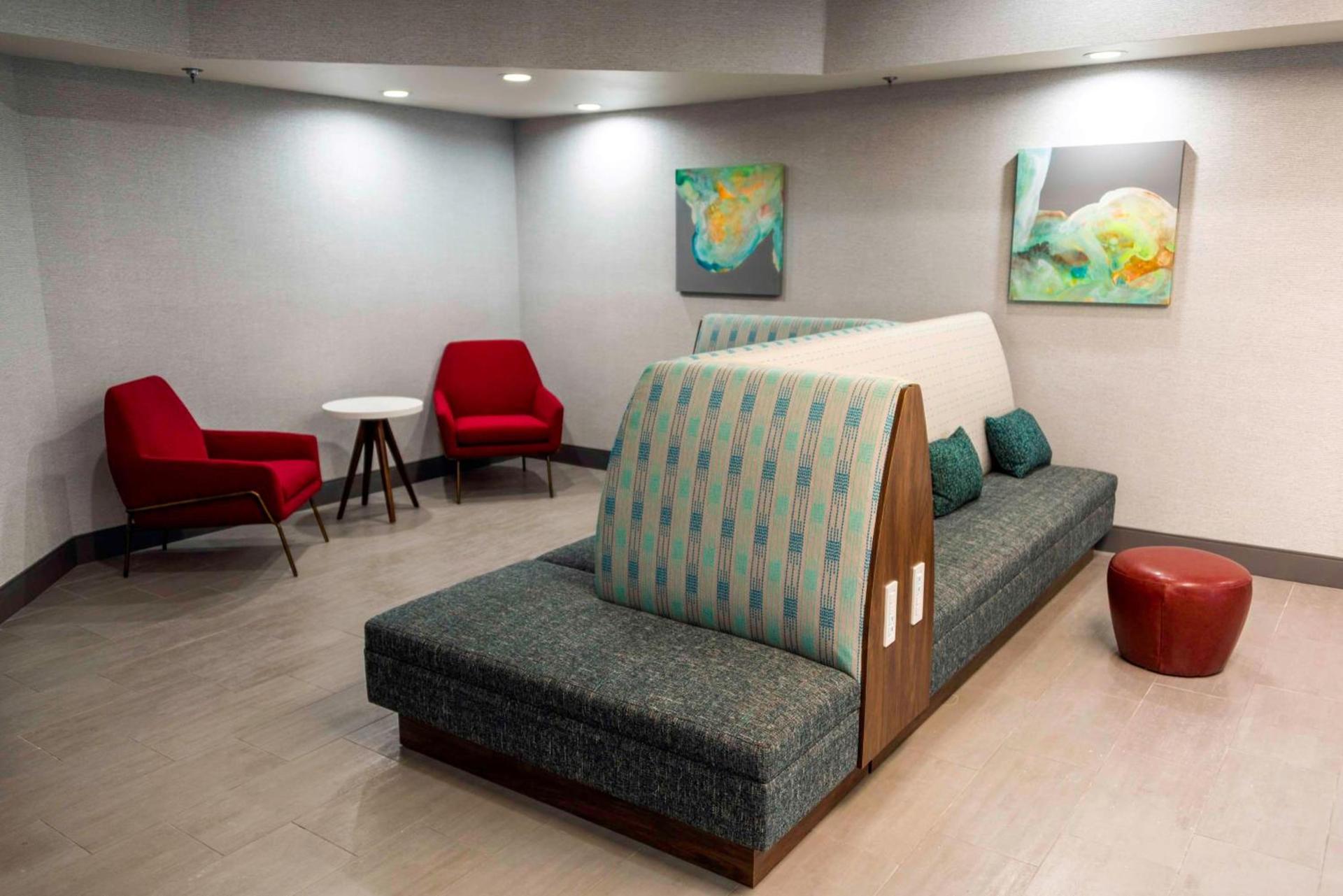 Hampton Inn Kinston photo 8