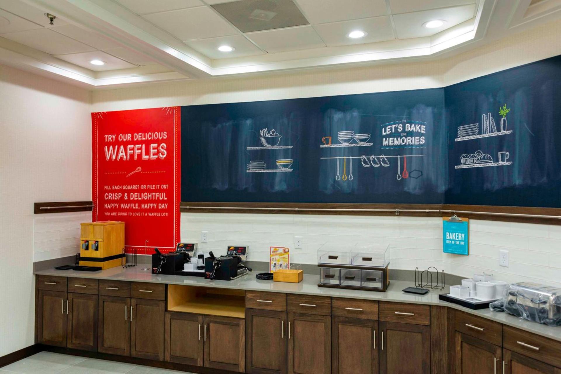 Hampton Inn Kinston photo 13