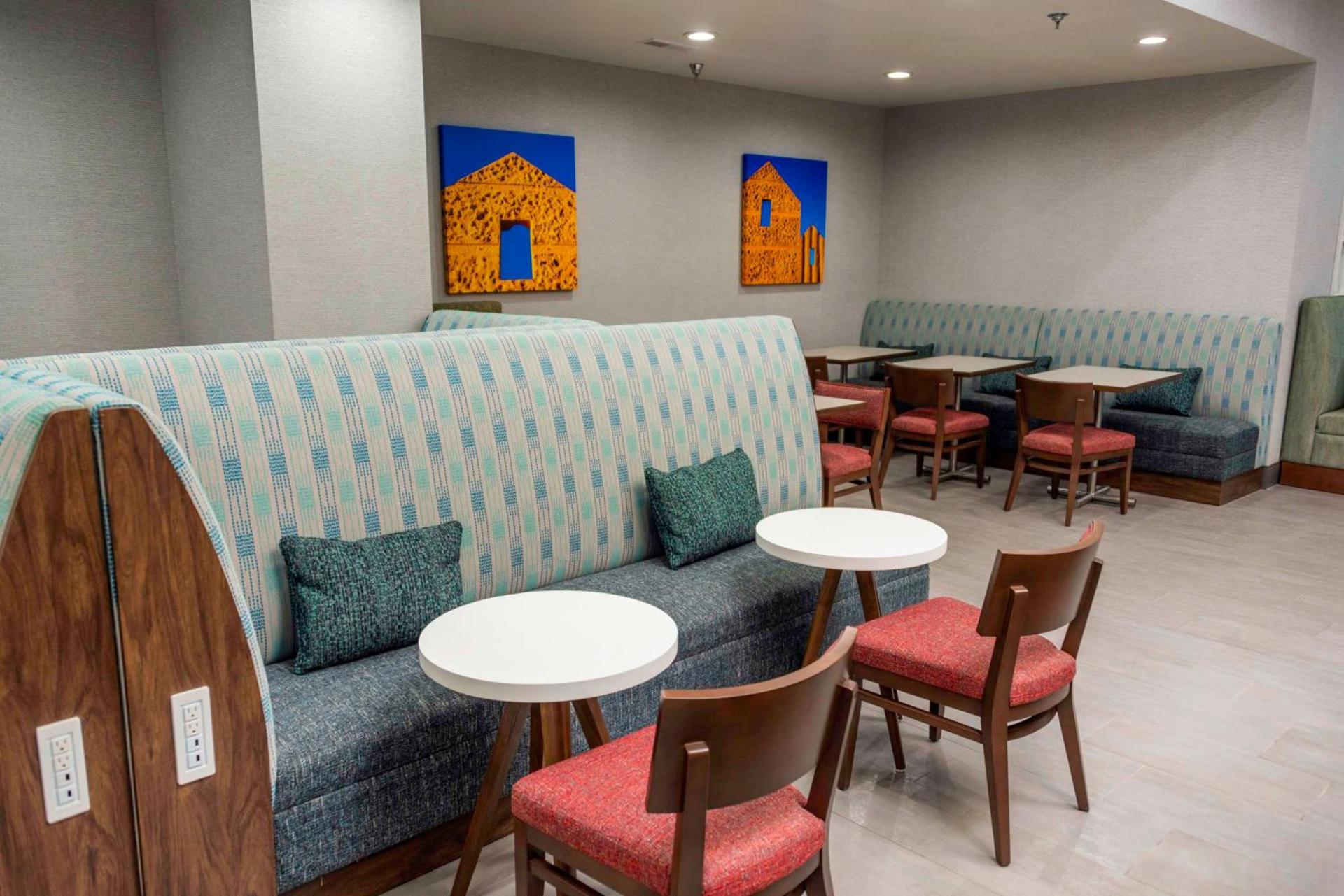 Hampton Inn Kinston photo 14