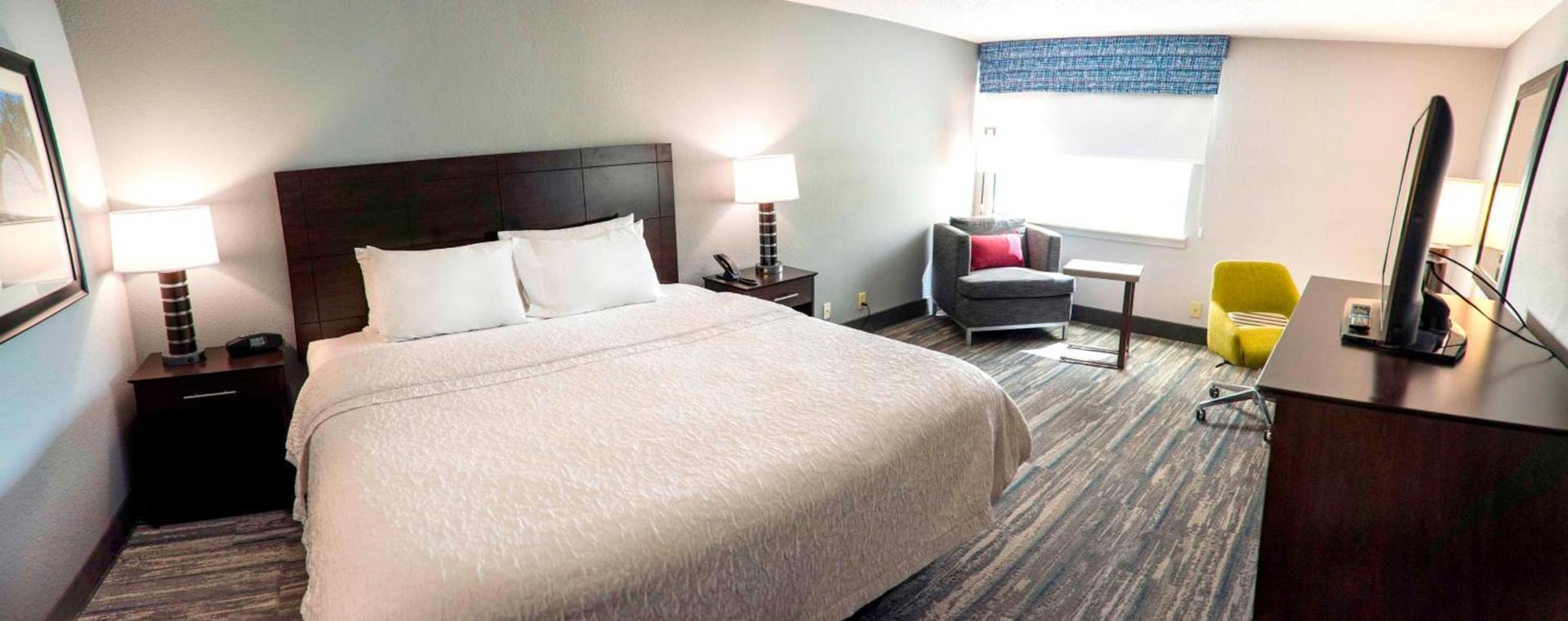 Hampton Inn Kinston photo 19