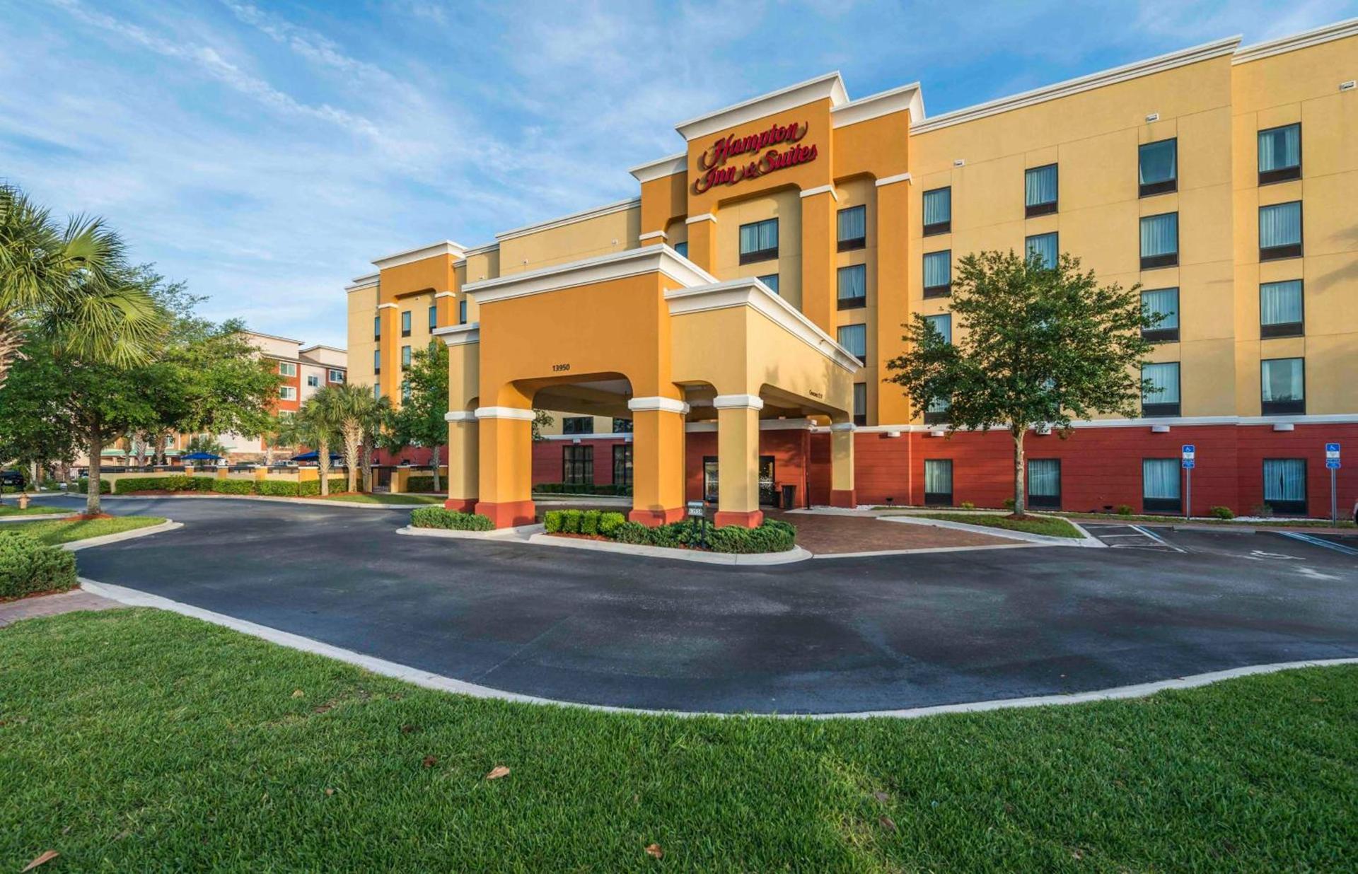 Hampton Inn & Suites Jacksonville South - Bartram Park photo 2