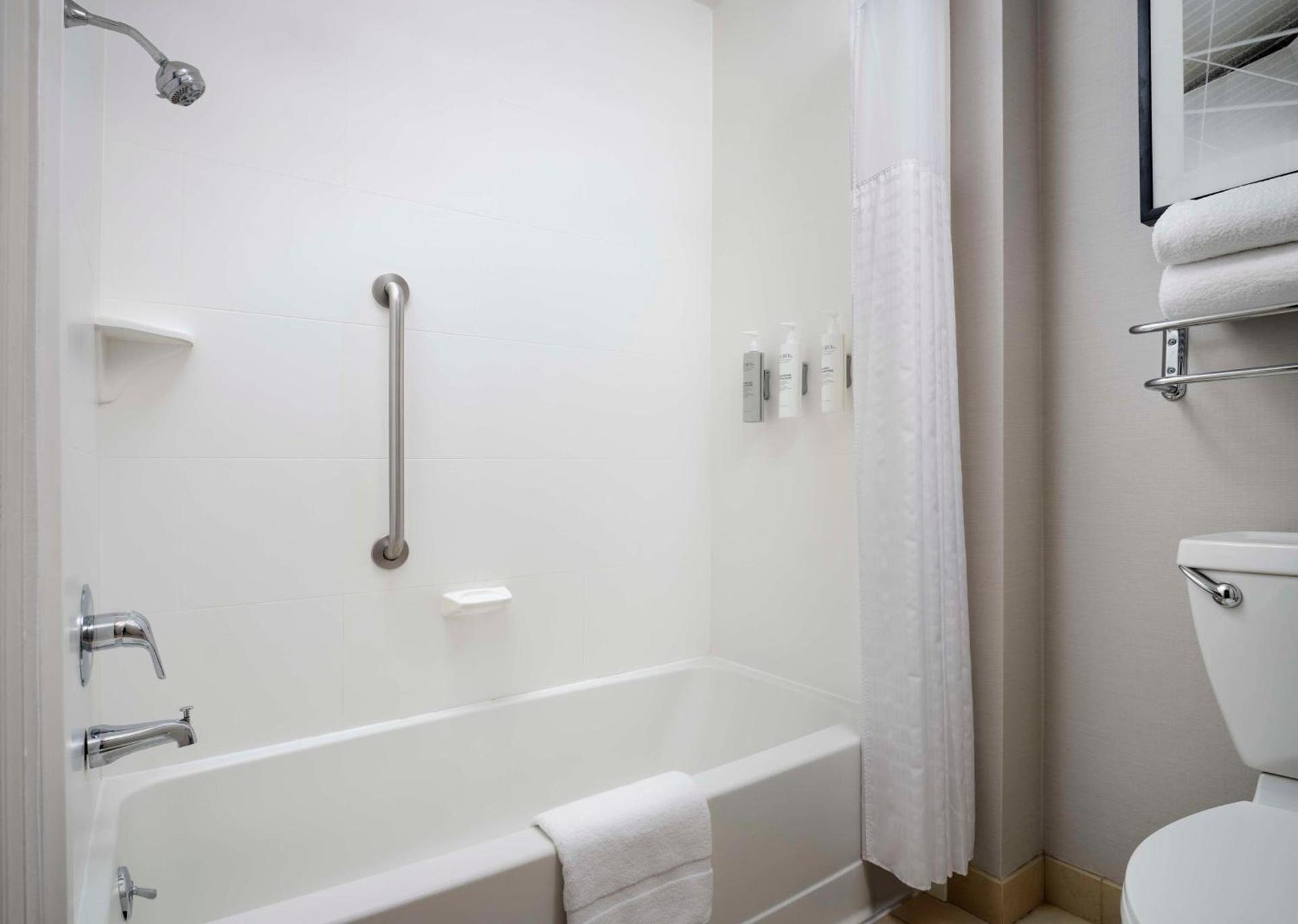 Homewood Suites by Hilton Carle Place - Garden City, NY photo 26