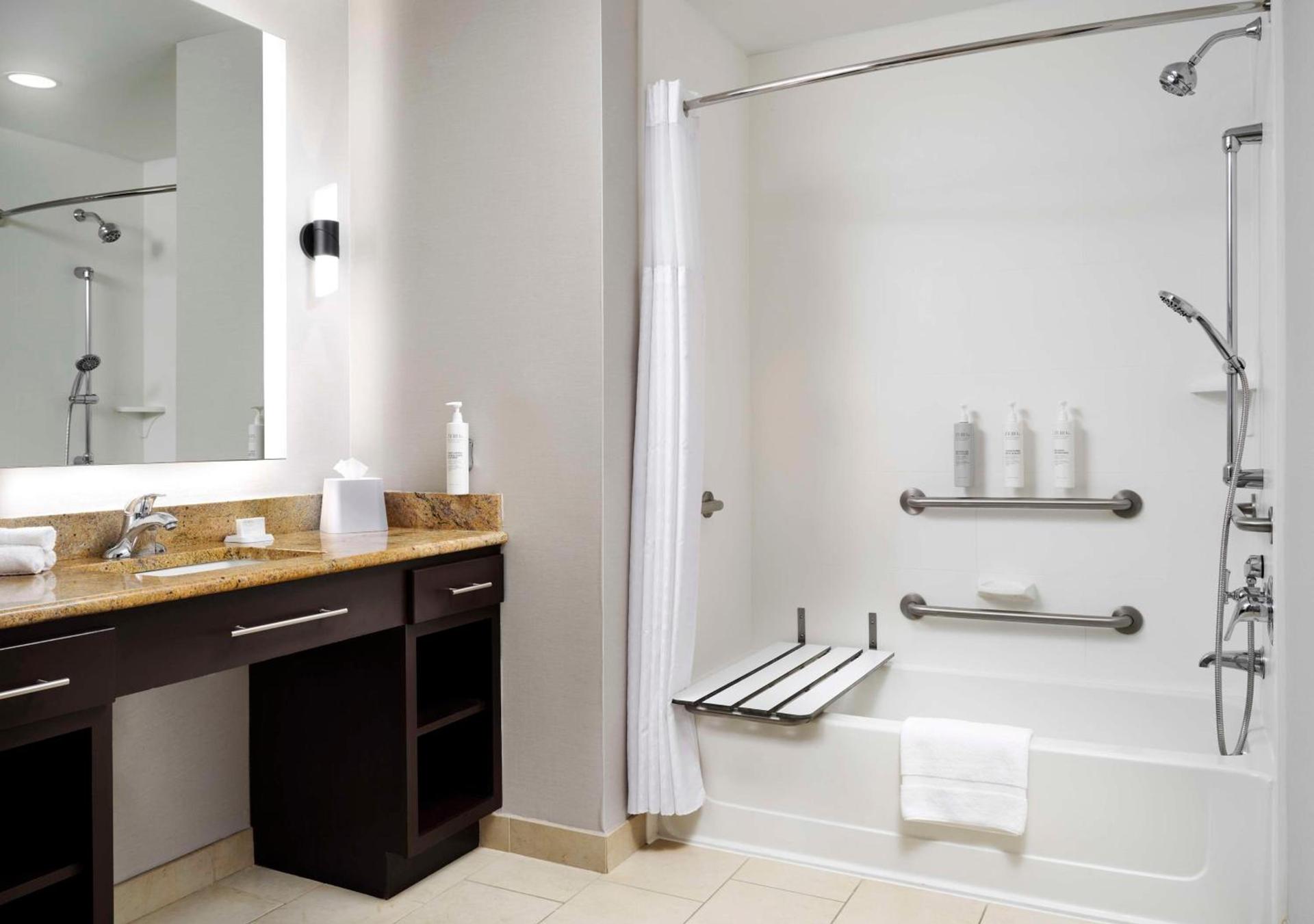 Homewood Suites by Hilton Carle Place - Garden City, NY photo 25