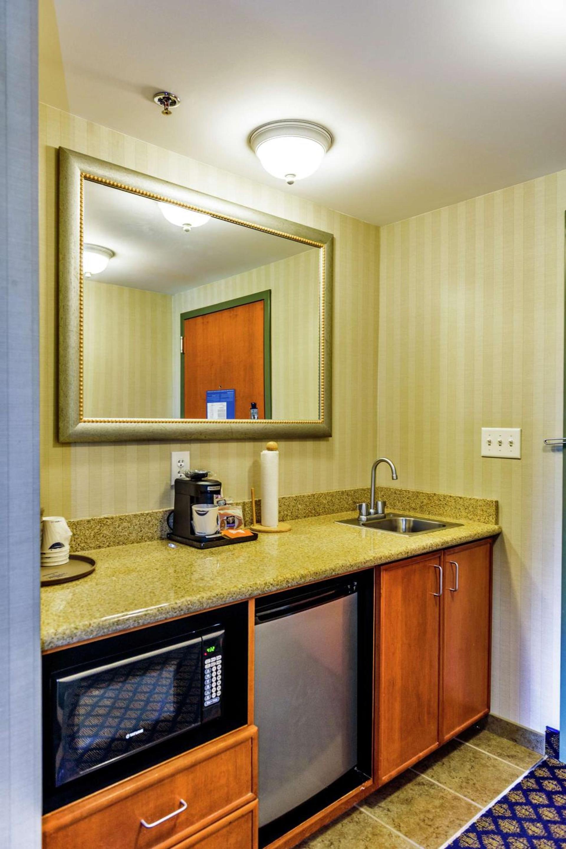 Hampton Inn and Suites Jamestown photo 11