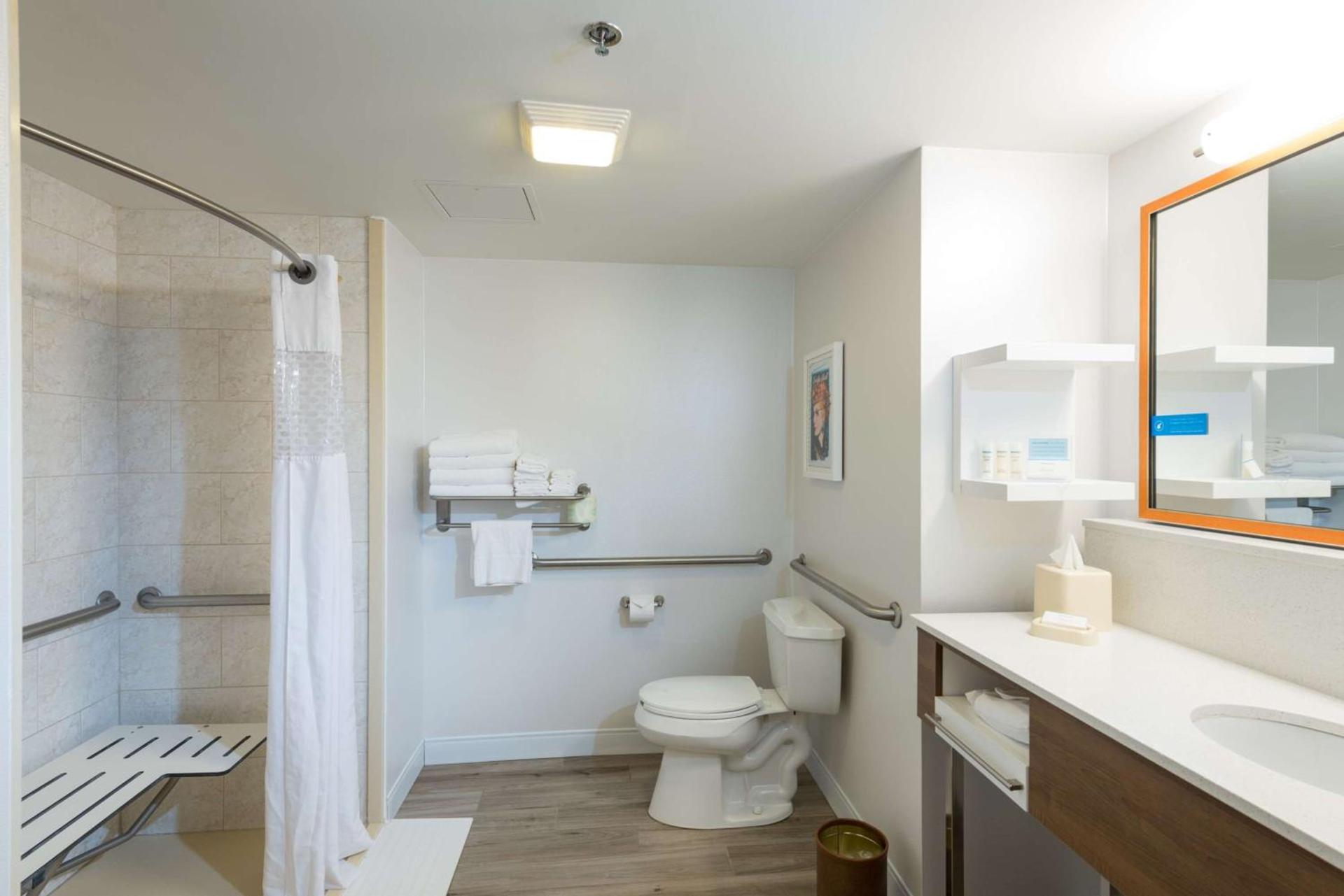 Hampton Inn and Suites Jamestown photo 19