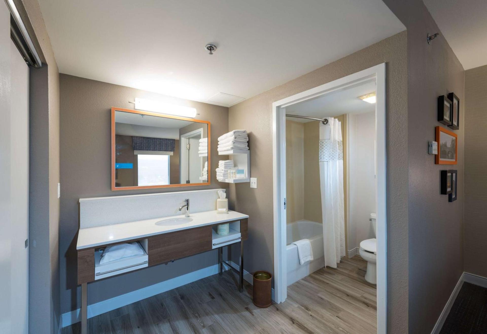 Hampton Inn and Suites Jamestown photo 20