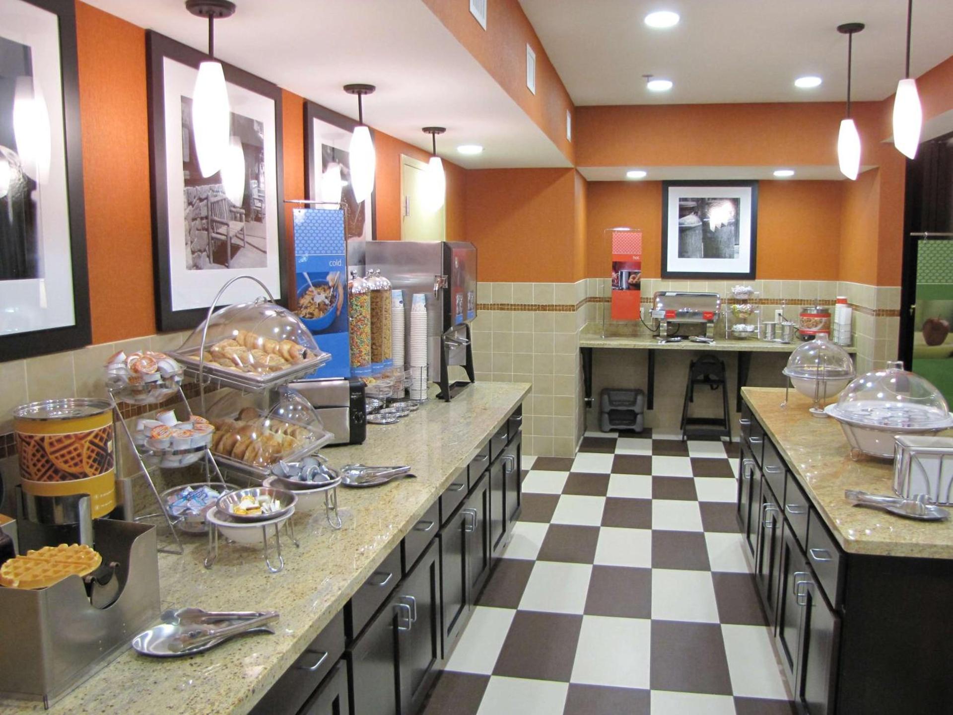 Hampton Inn & Suites Jamestown photo 4