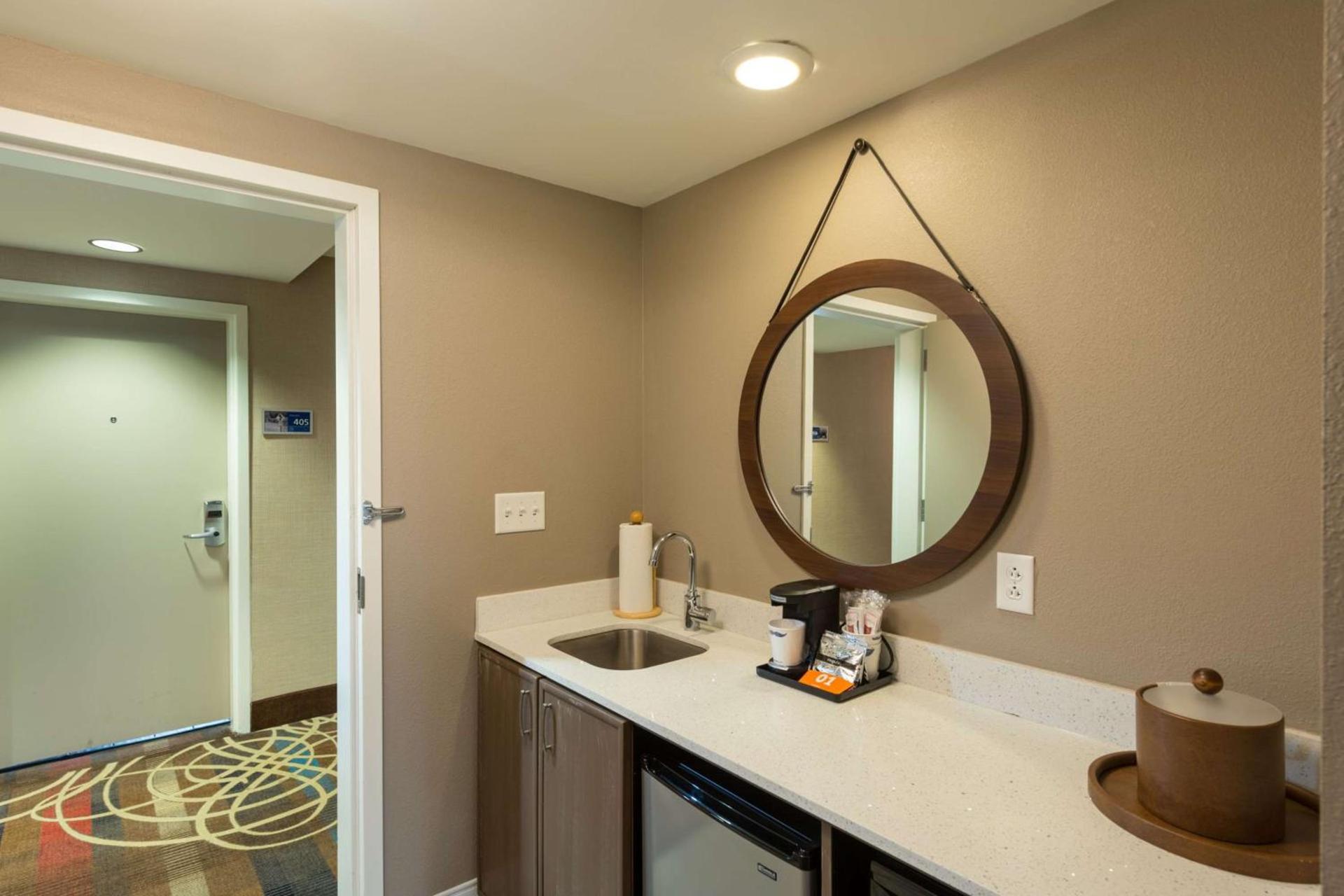 Hampton Inn and Suites Jamestown photo 26