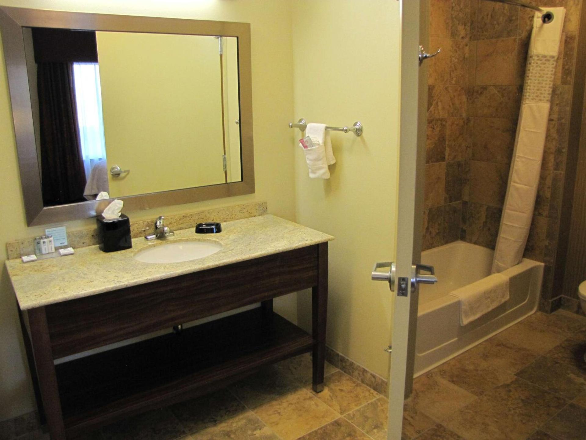 Hampton Inn & Suites Jamestown photo 7