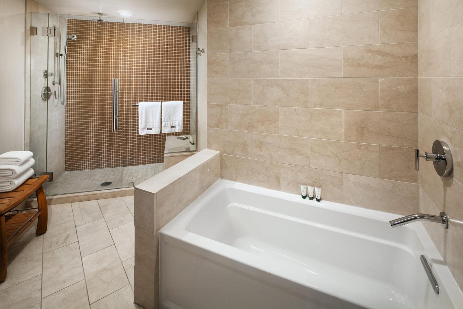 The Westin Bonaventure Hotel & Suites, Los Angeles photo 39