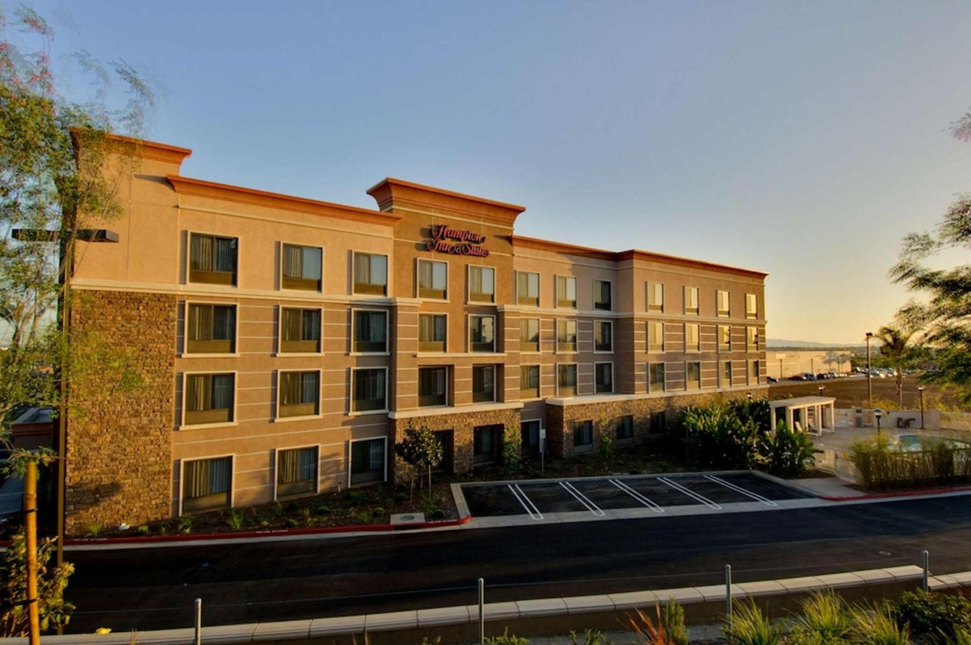Hampton Inn & Suites Moreno Valley photo 46