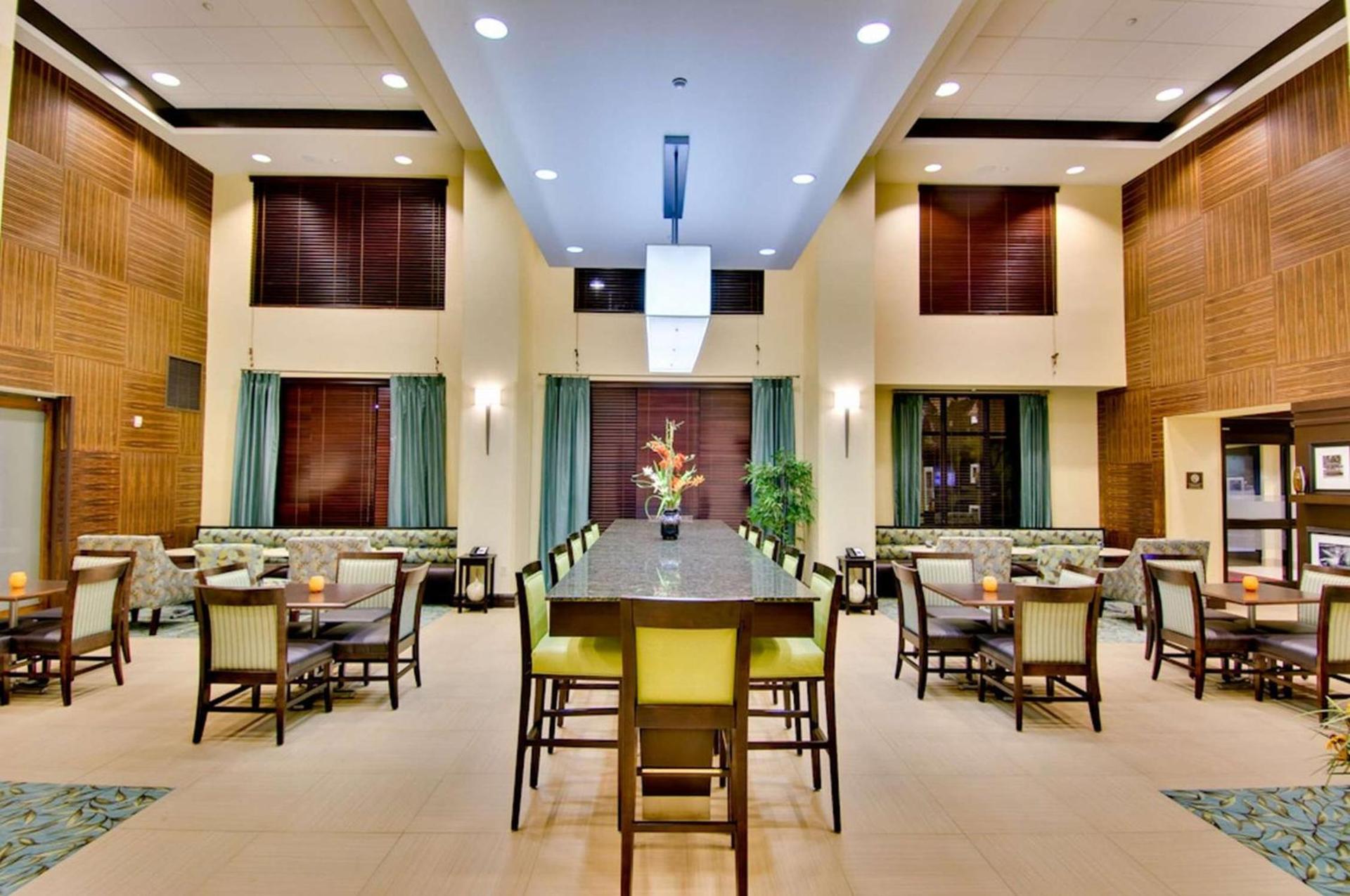 Hampton Inn & Suites Moreno Valley photo 6