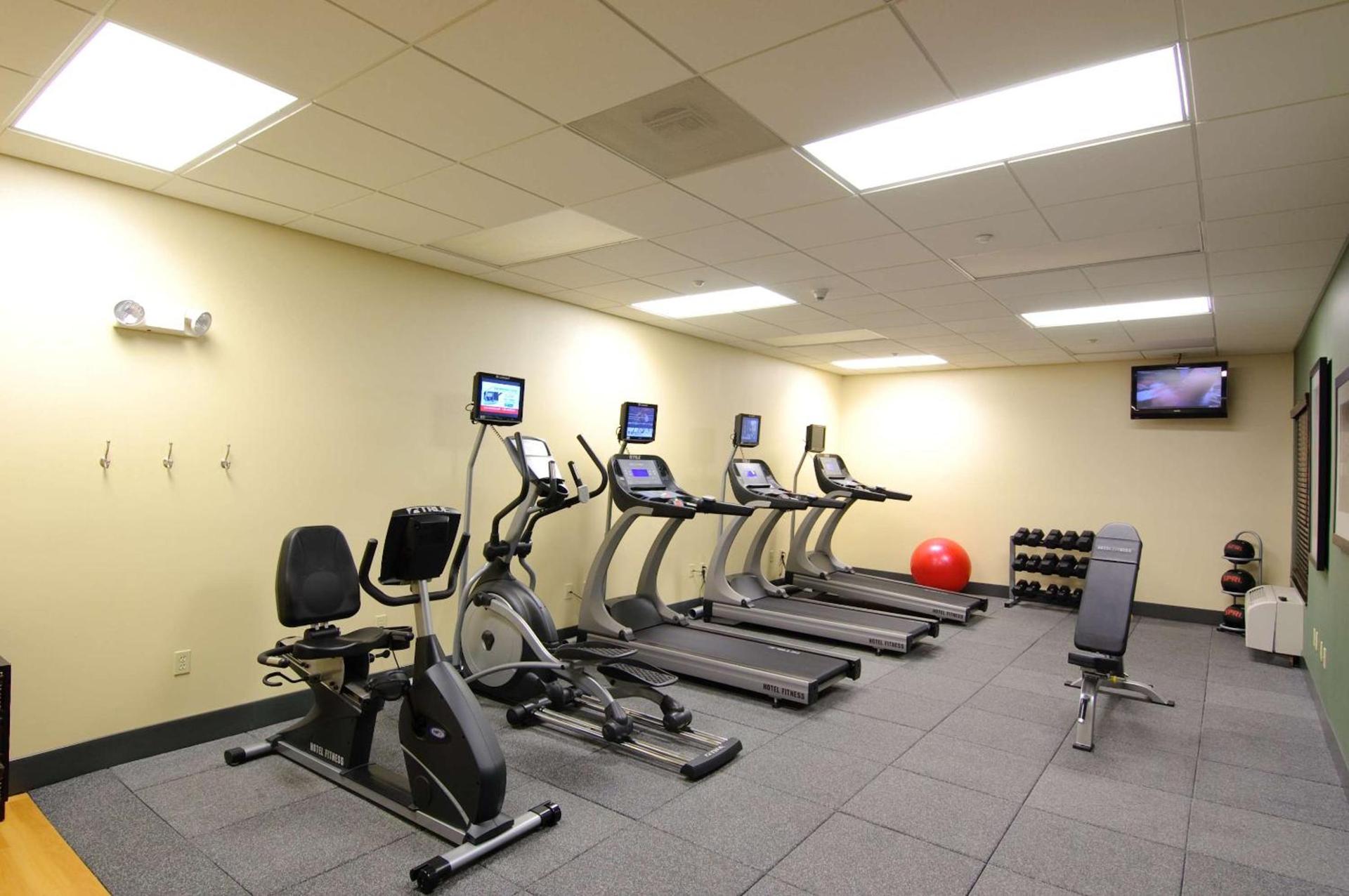Hampton Inn & Suites Moreno Valley photo 15