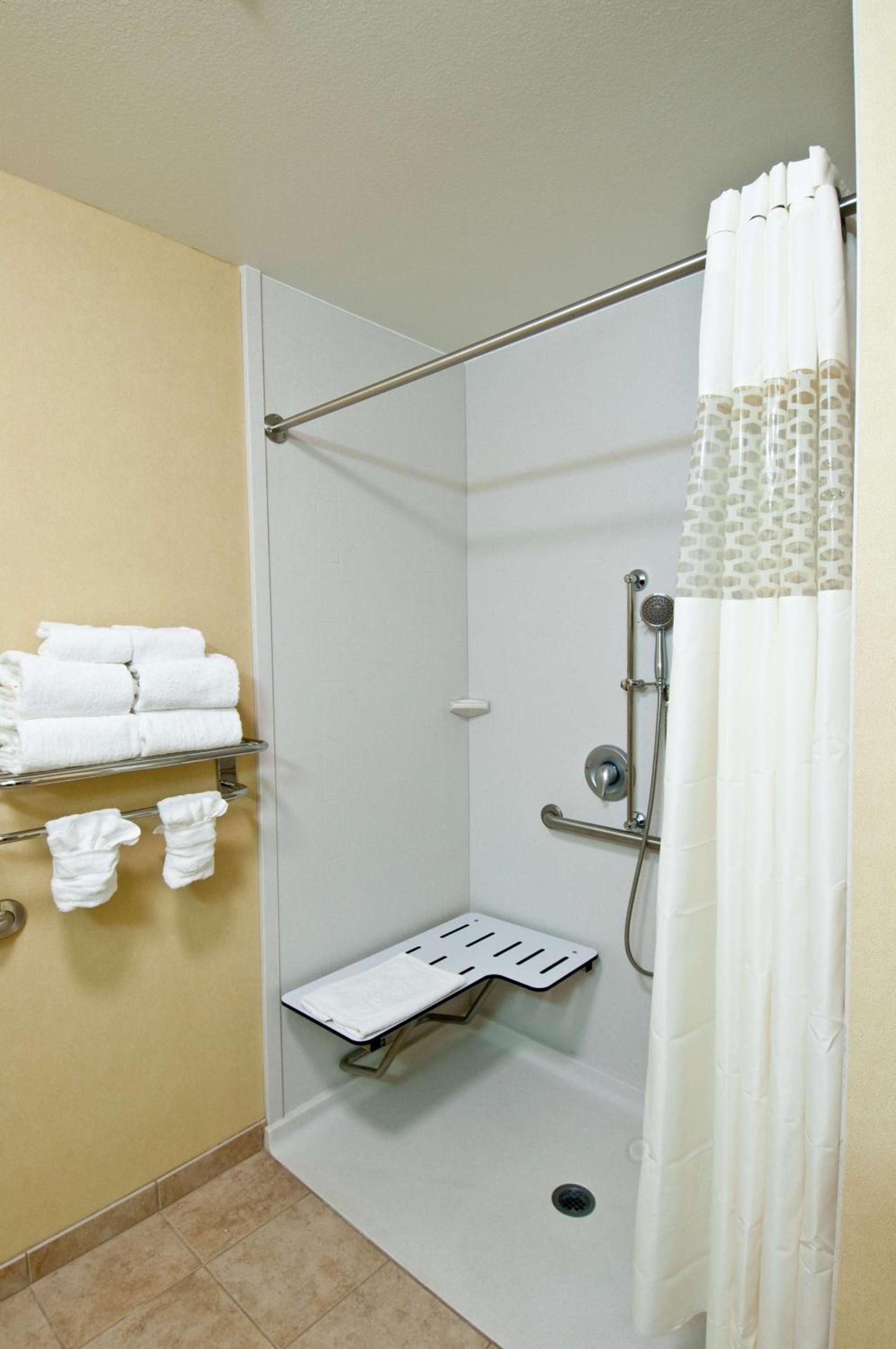 Hampton Inn & Suites Moreno Valley photo 16