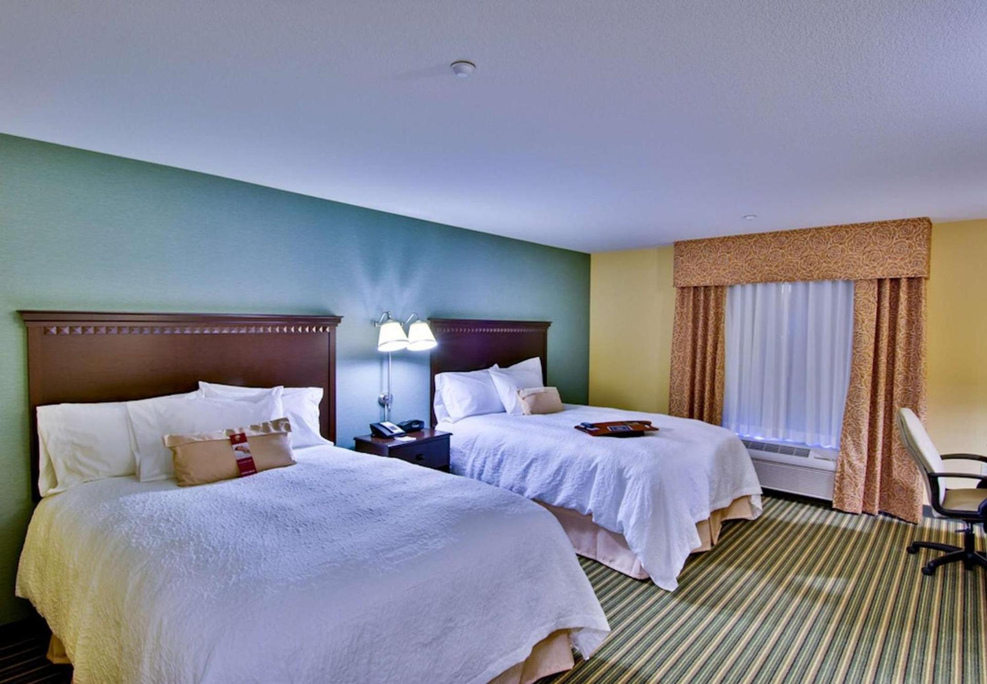Hampton Inn & Suites Moreno Valley photo 17