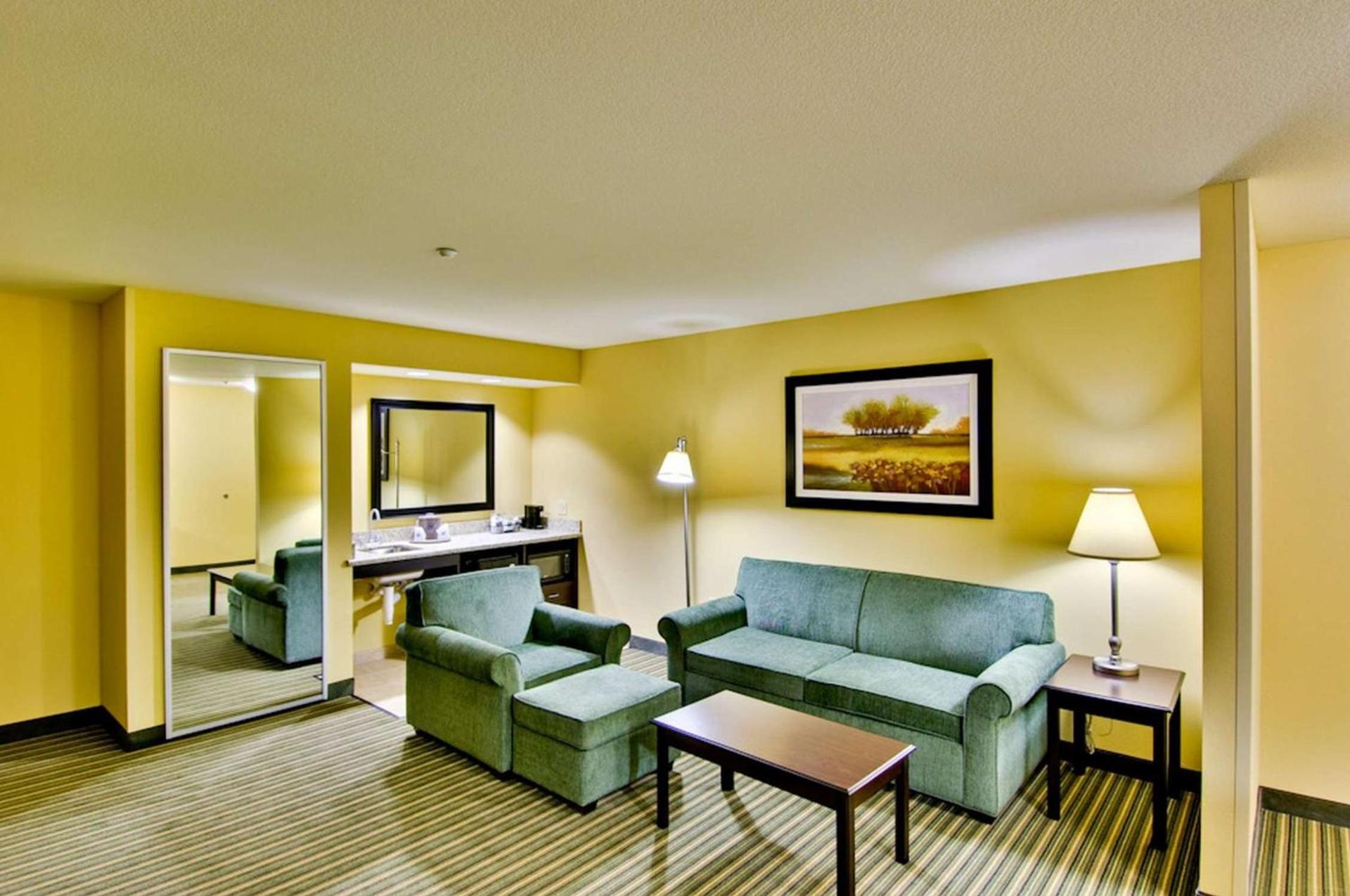 Hampton Inn & Suites Moreno Valley photo 21