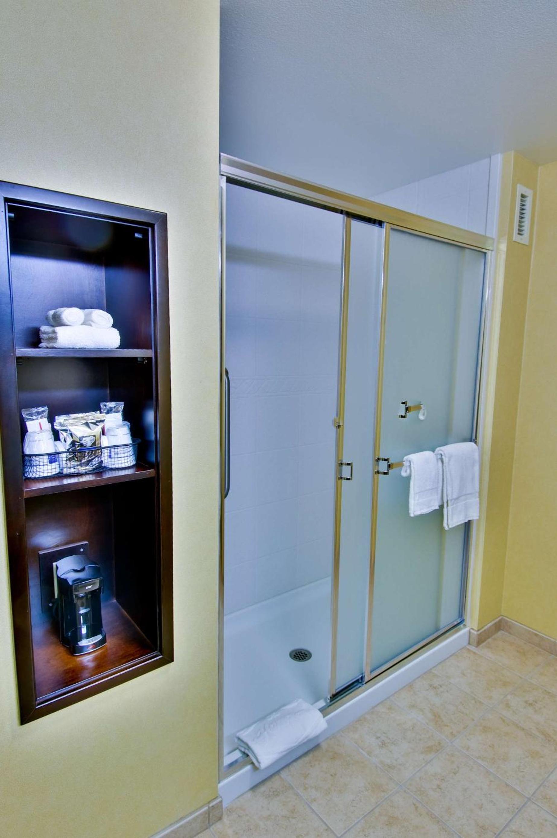 Hampton Inn & Suites Moreno Valley photo 22
