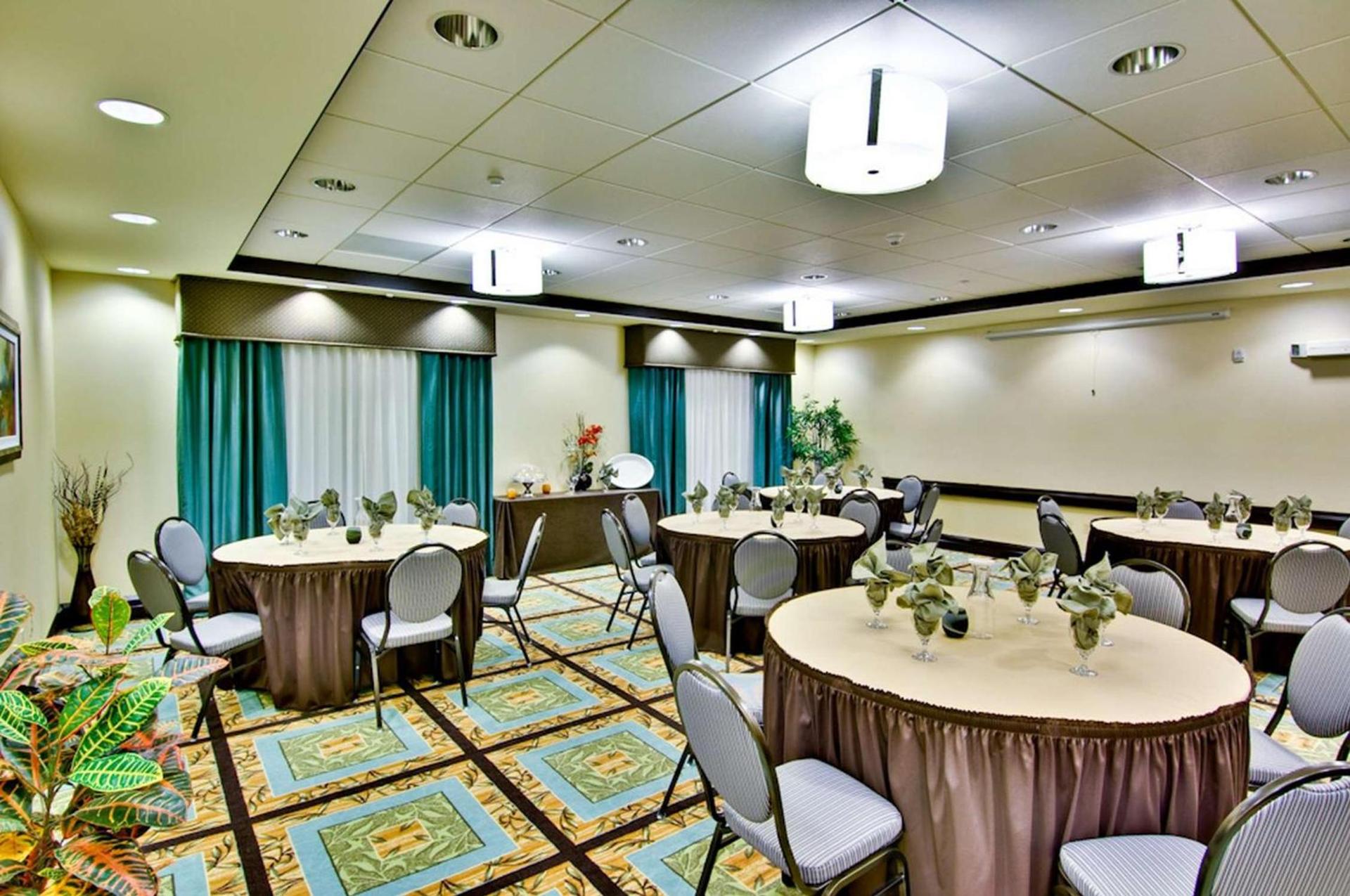 Hampton Inn & Suites Moreno Valley photo 34