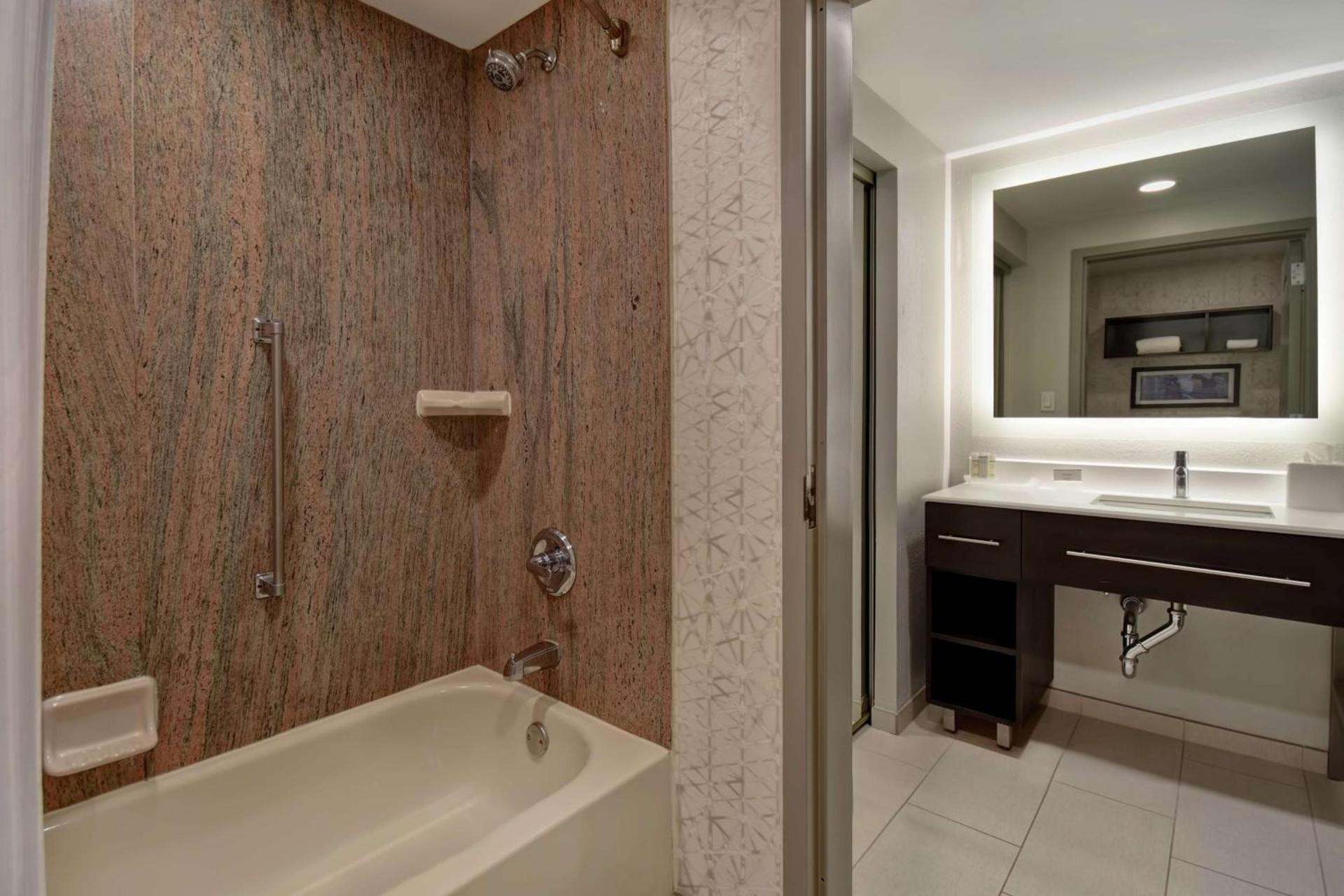 Homewood Suites by Hilton Edgewater-NYC Area photo 27