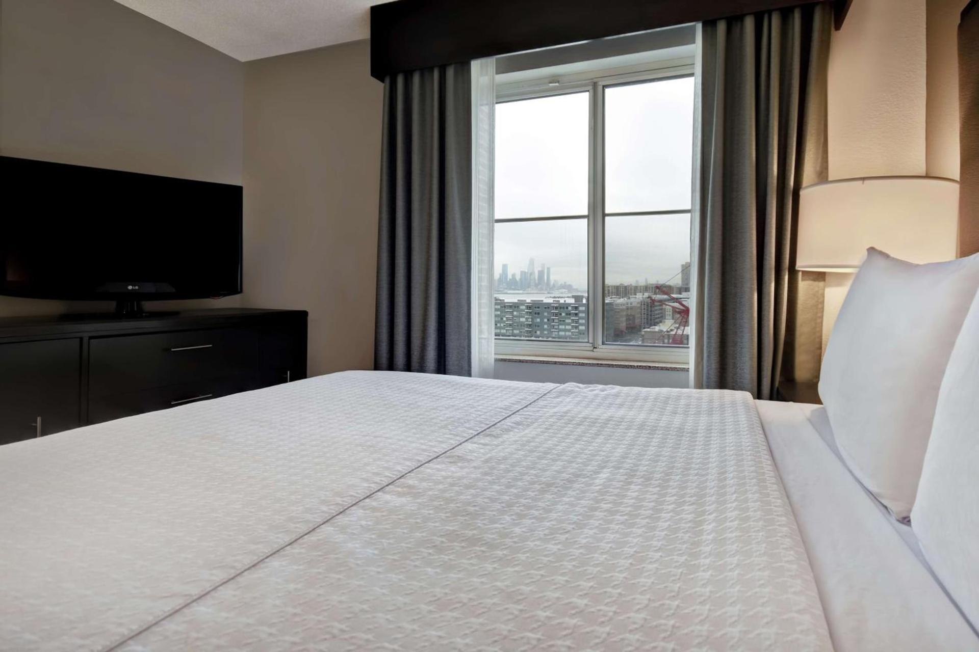 Homewood Suites by Hilton Edgewater-NYC Area photo 40