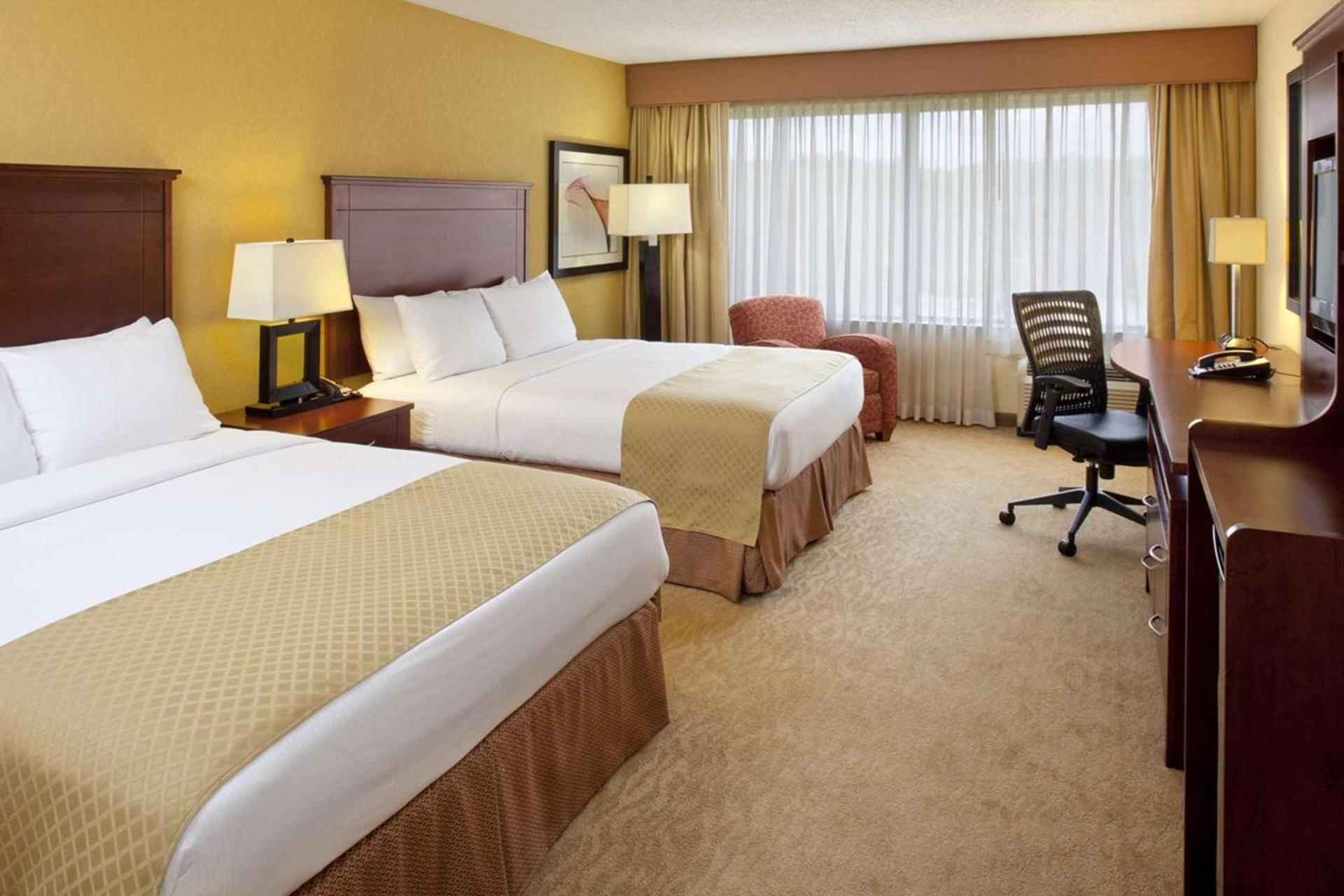 DoubleTree by Hilton Fayetteville photo 9