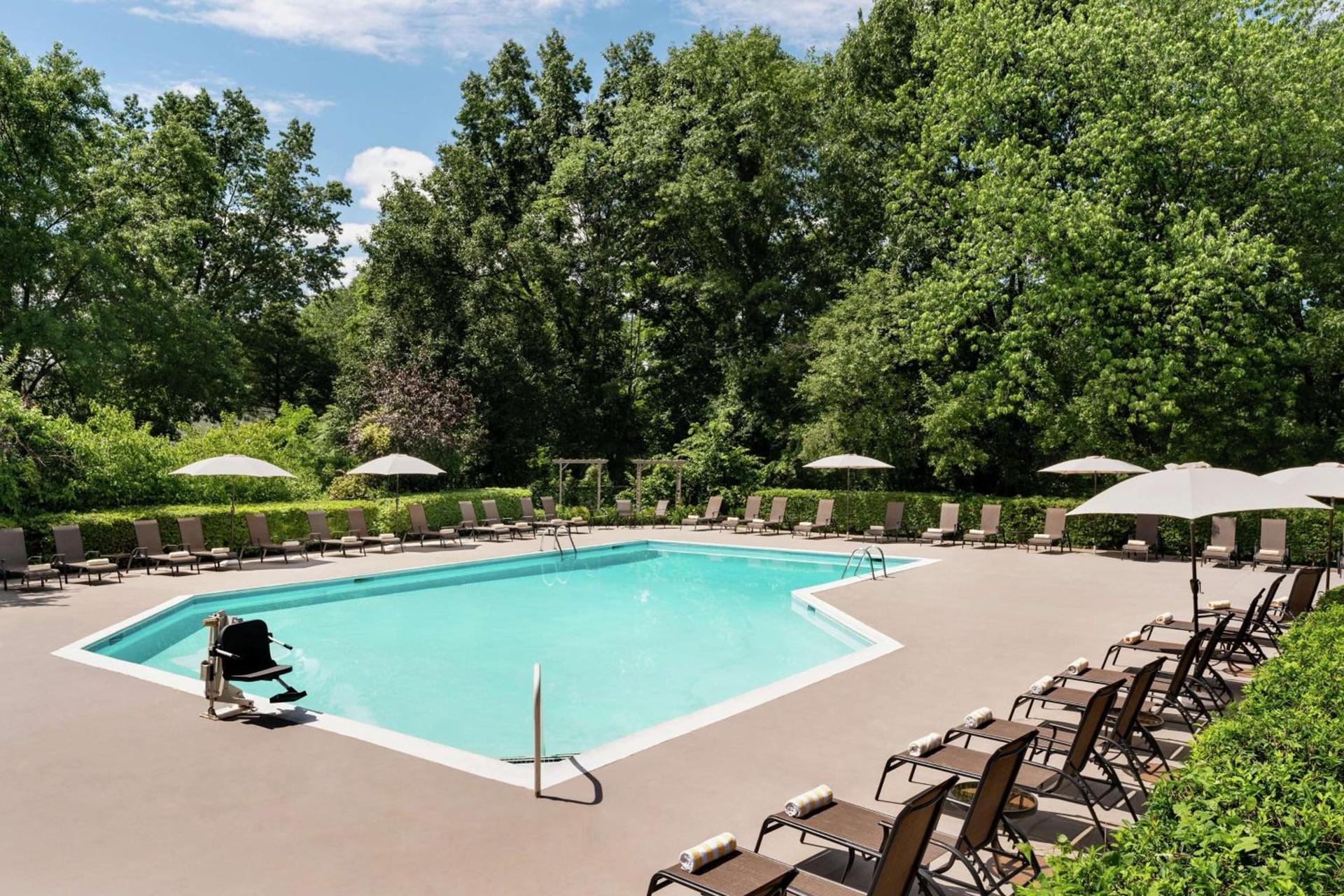 DoubleTree by Hilton Hotel & Executive Meeting Center Somerset photo 8