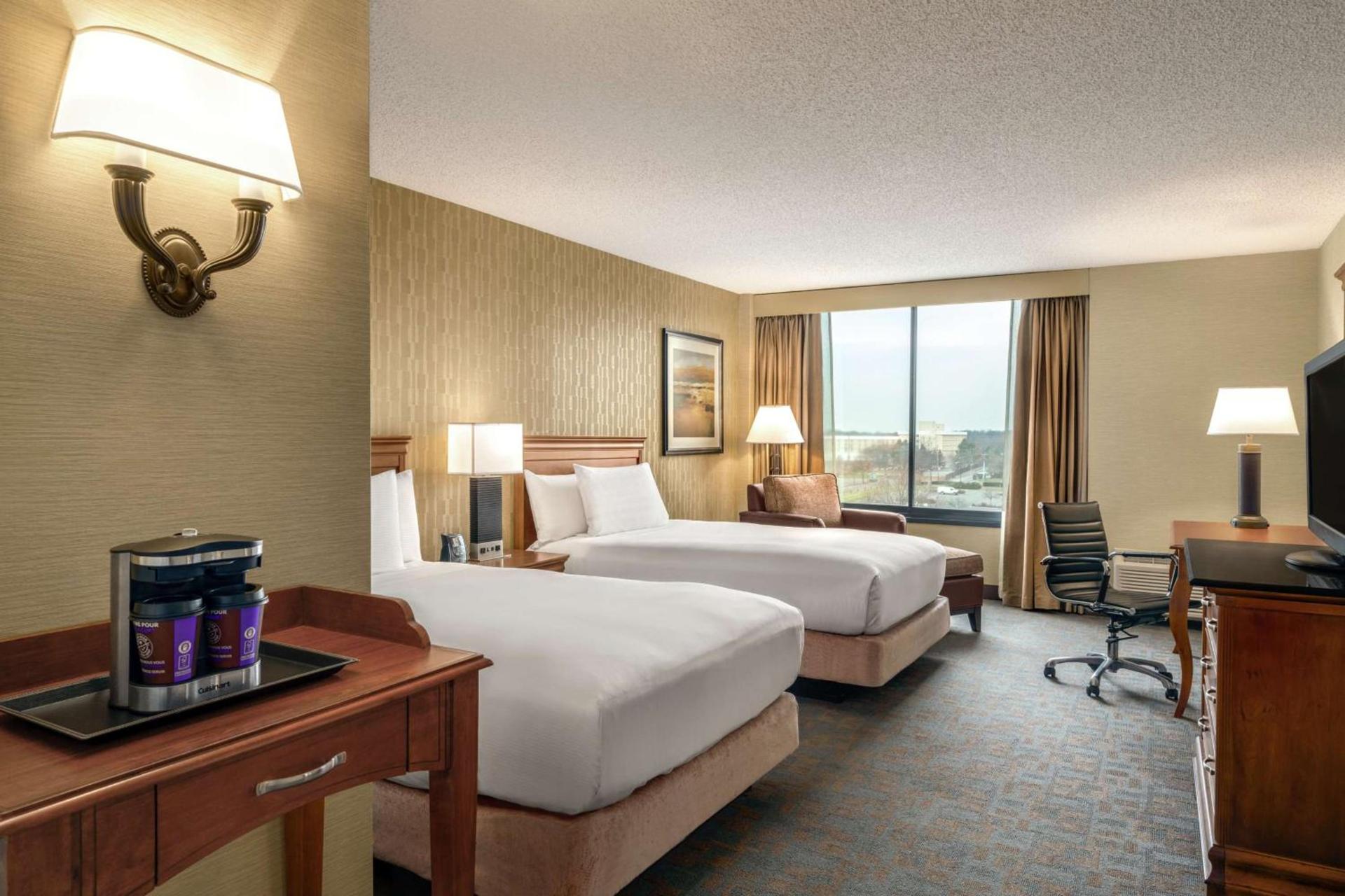 DoubleTree by Hilton Hotel & Executive Meeting Center Somerset photo 16