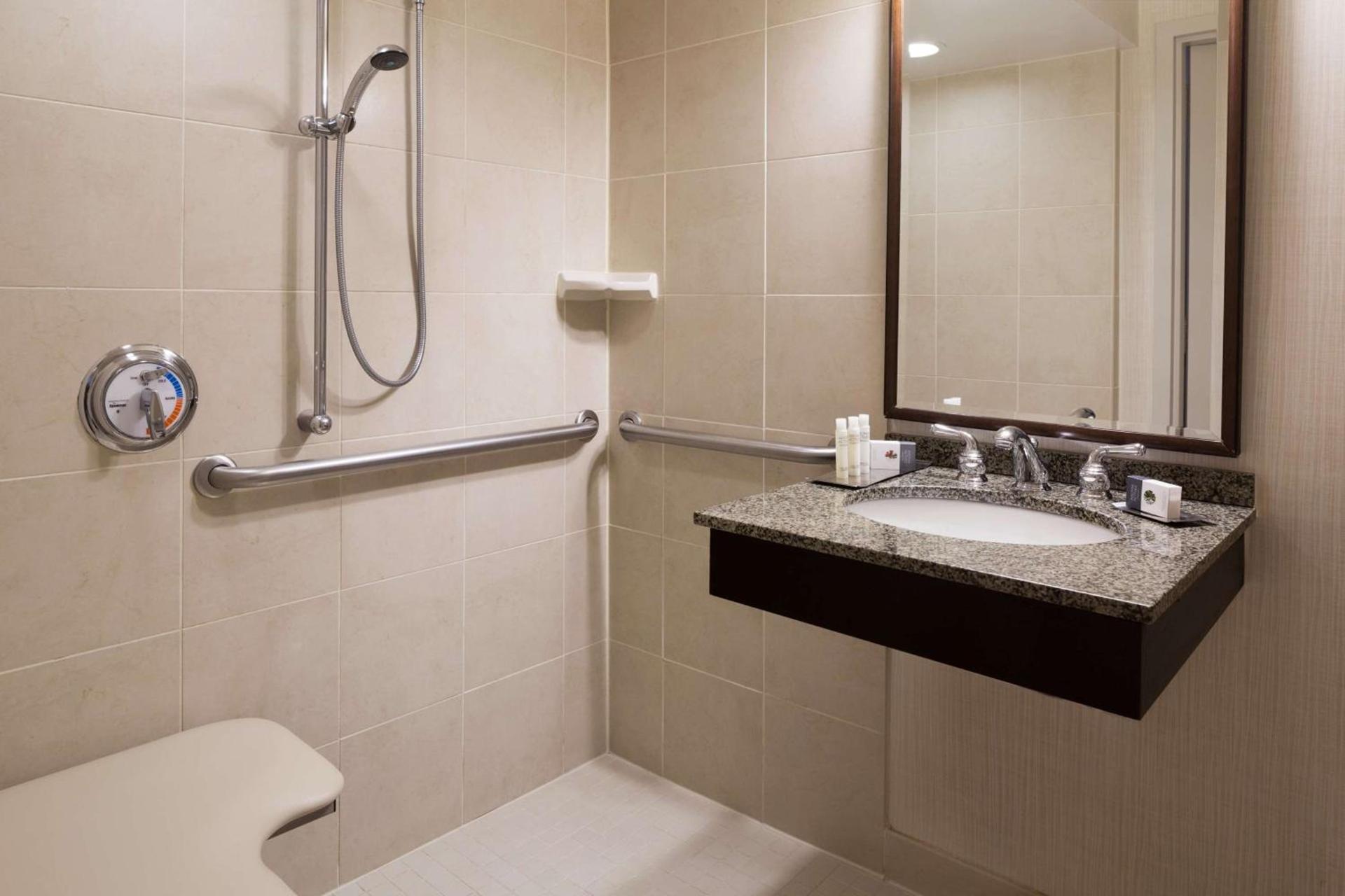 DoubleTree by Hilton Hotel & Executive Meeting Center Somerset photo 20